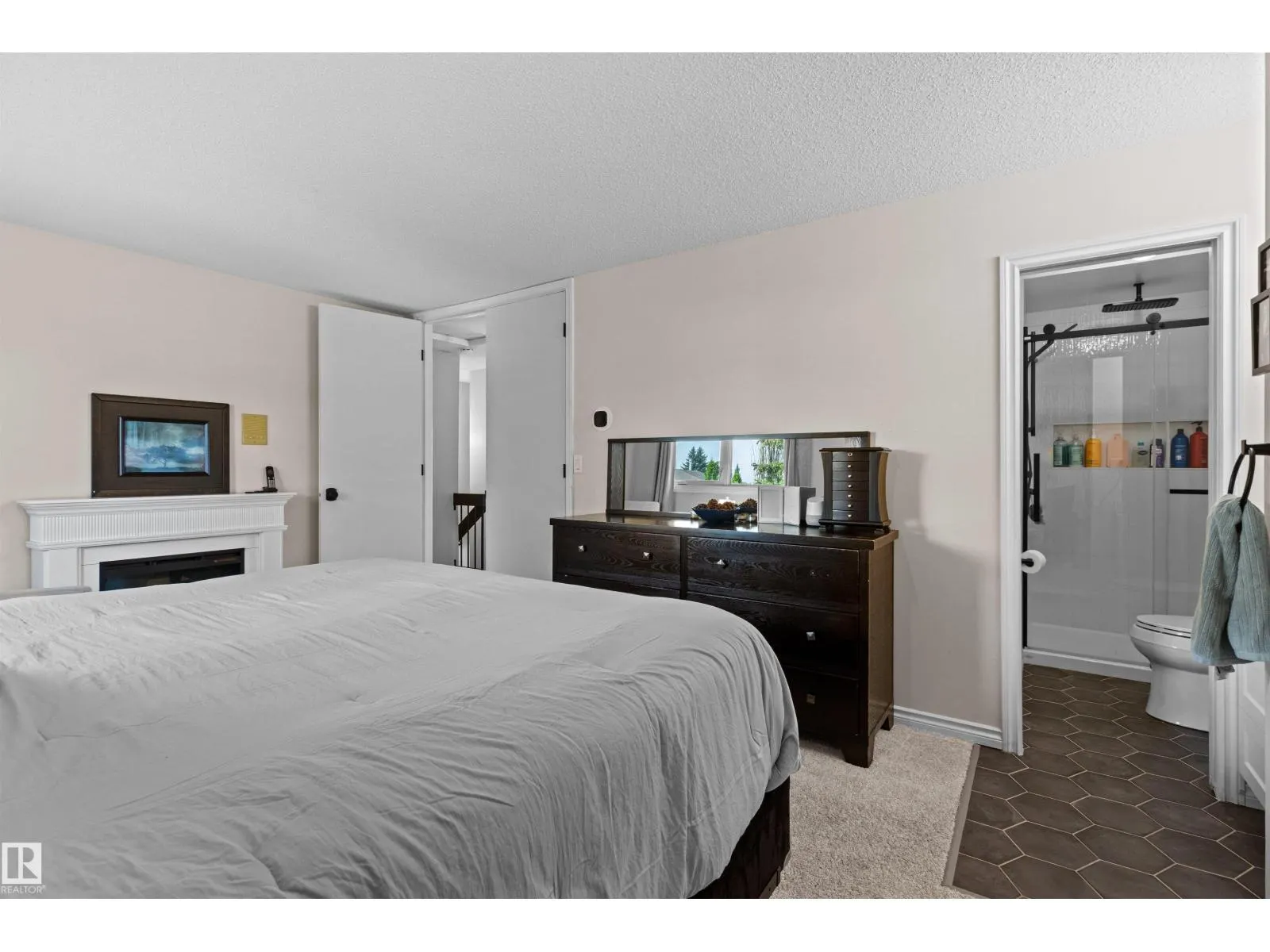 11118 23A AV NW