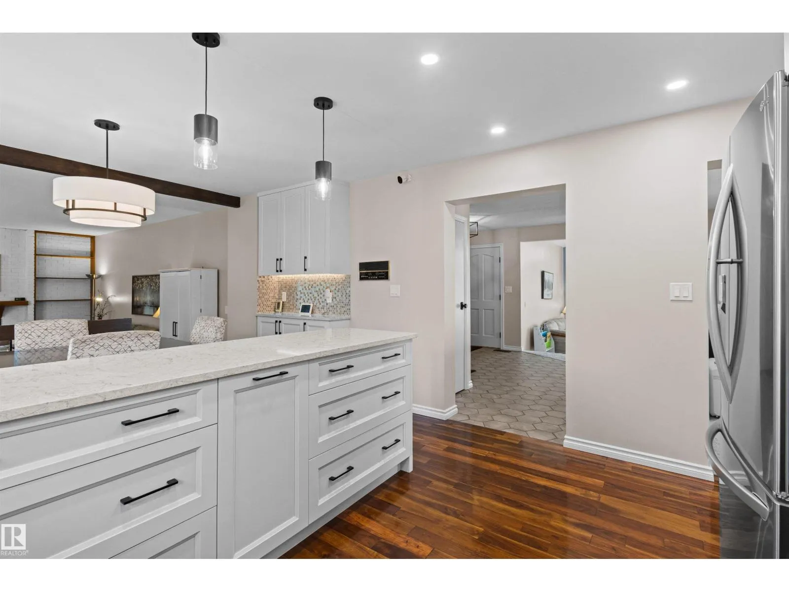 11118 23A AV NW