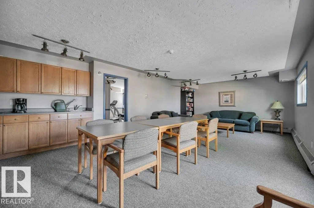 #305 7839 96 ST NW