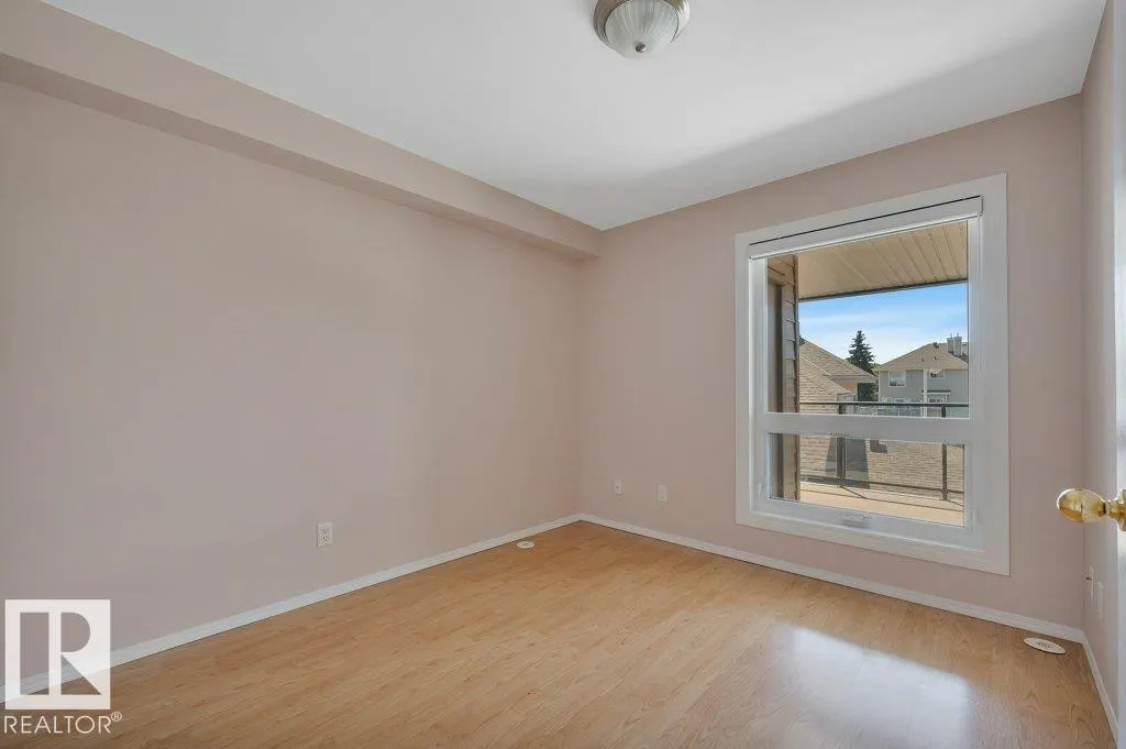 #305 7839 96 ST NW