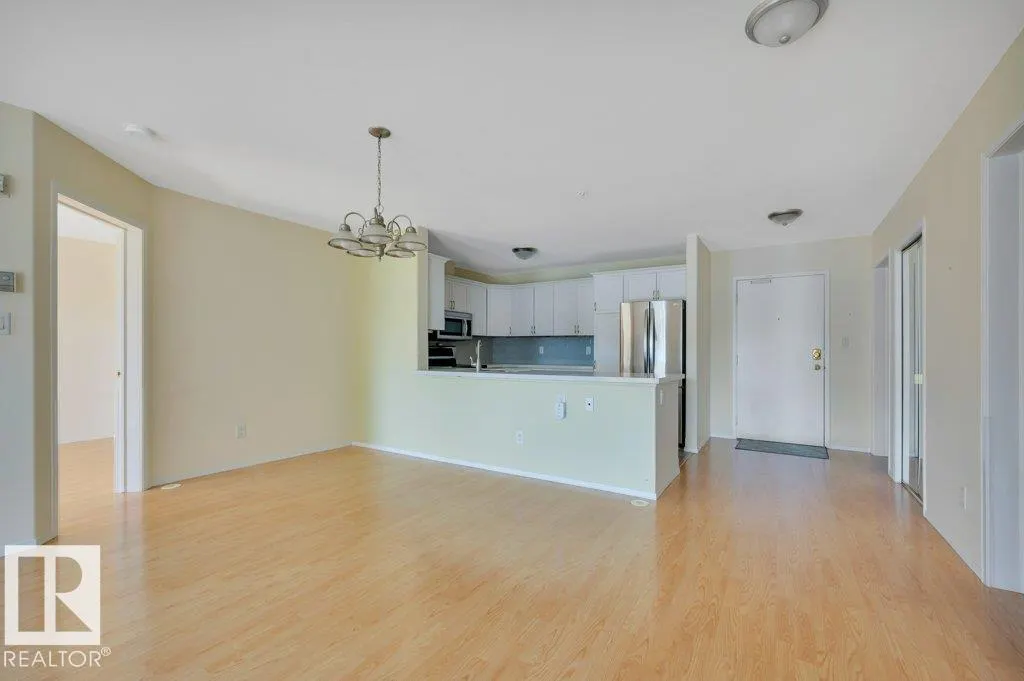 #305 7839 96 ST NW