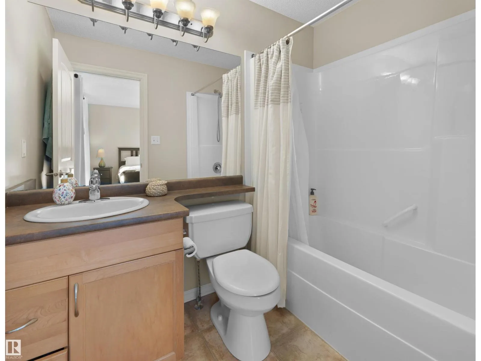 1175 36 AV NW