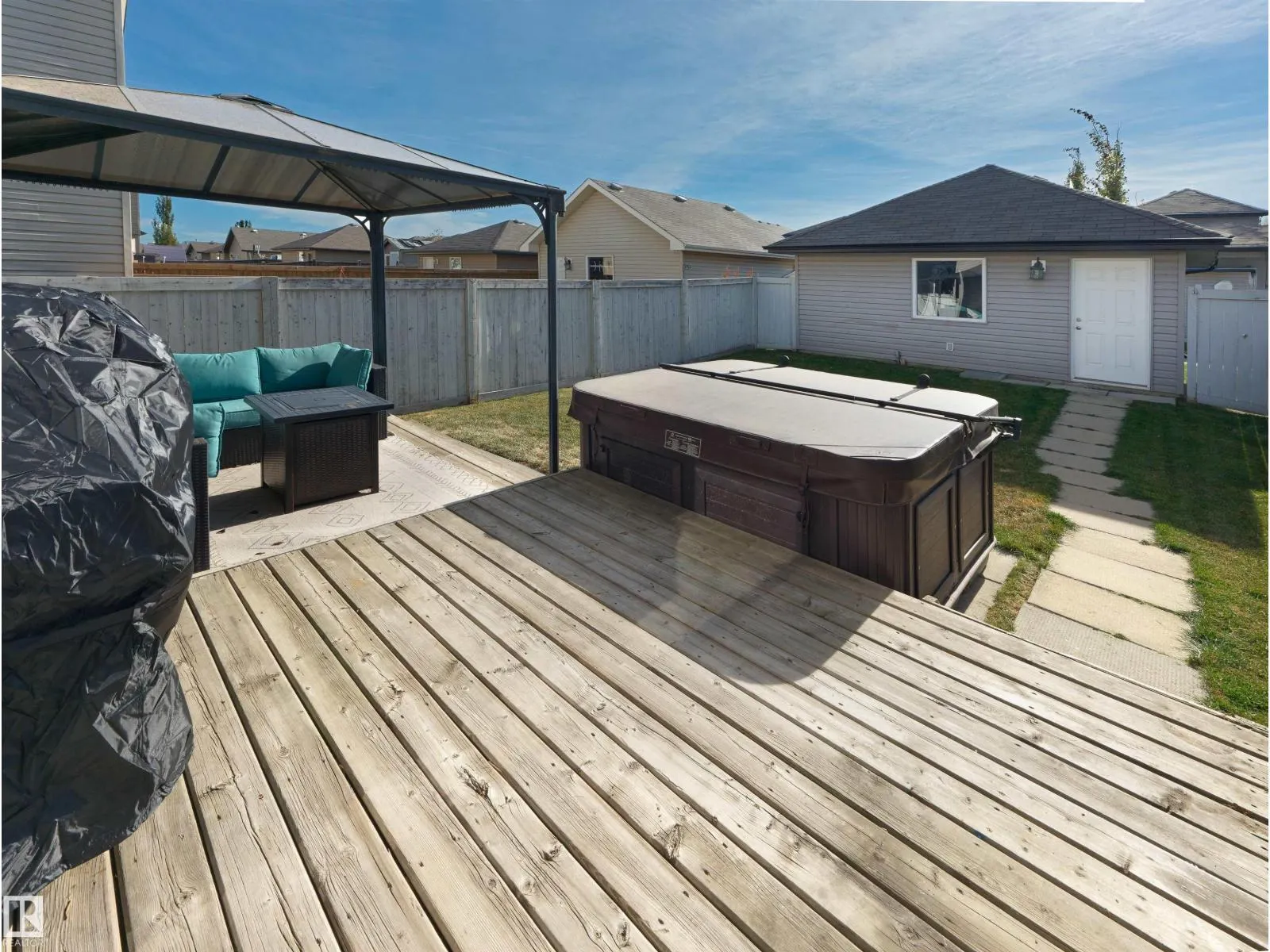 1175 36 AV NW