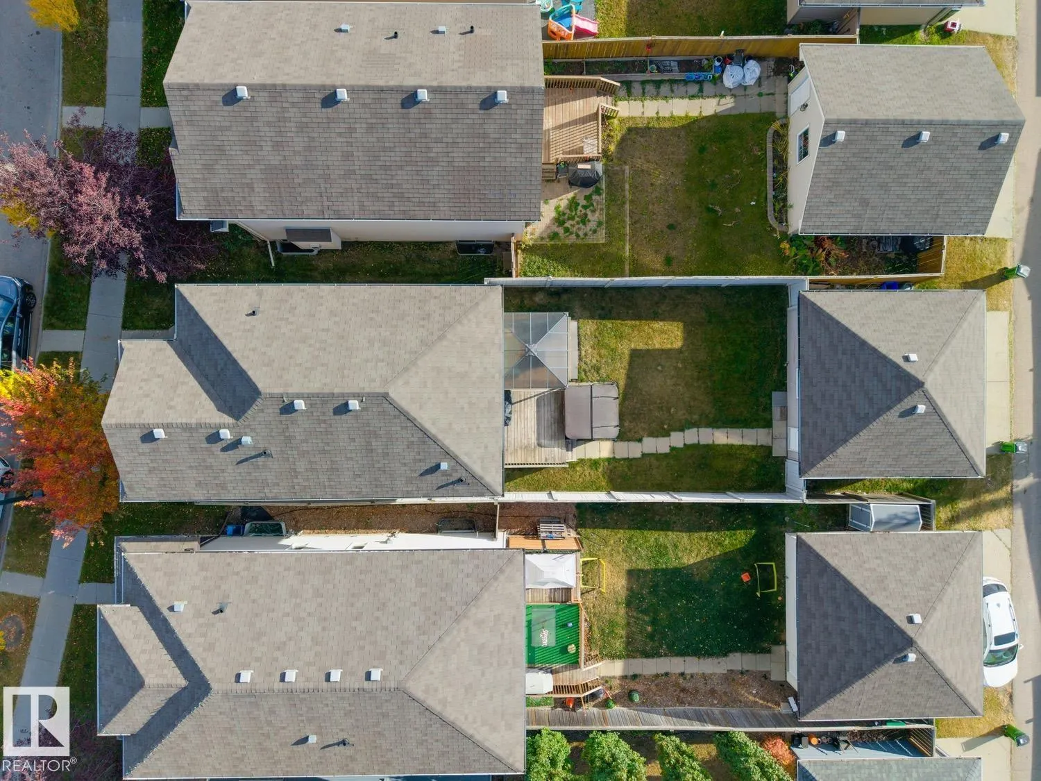 1175 36 AV NW