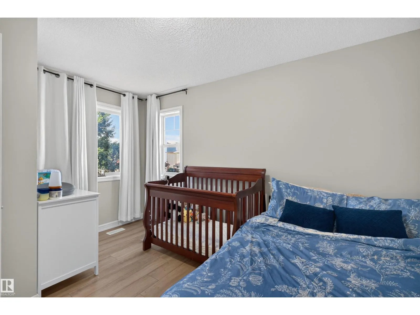 1304 BARNES CL SW