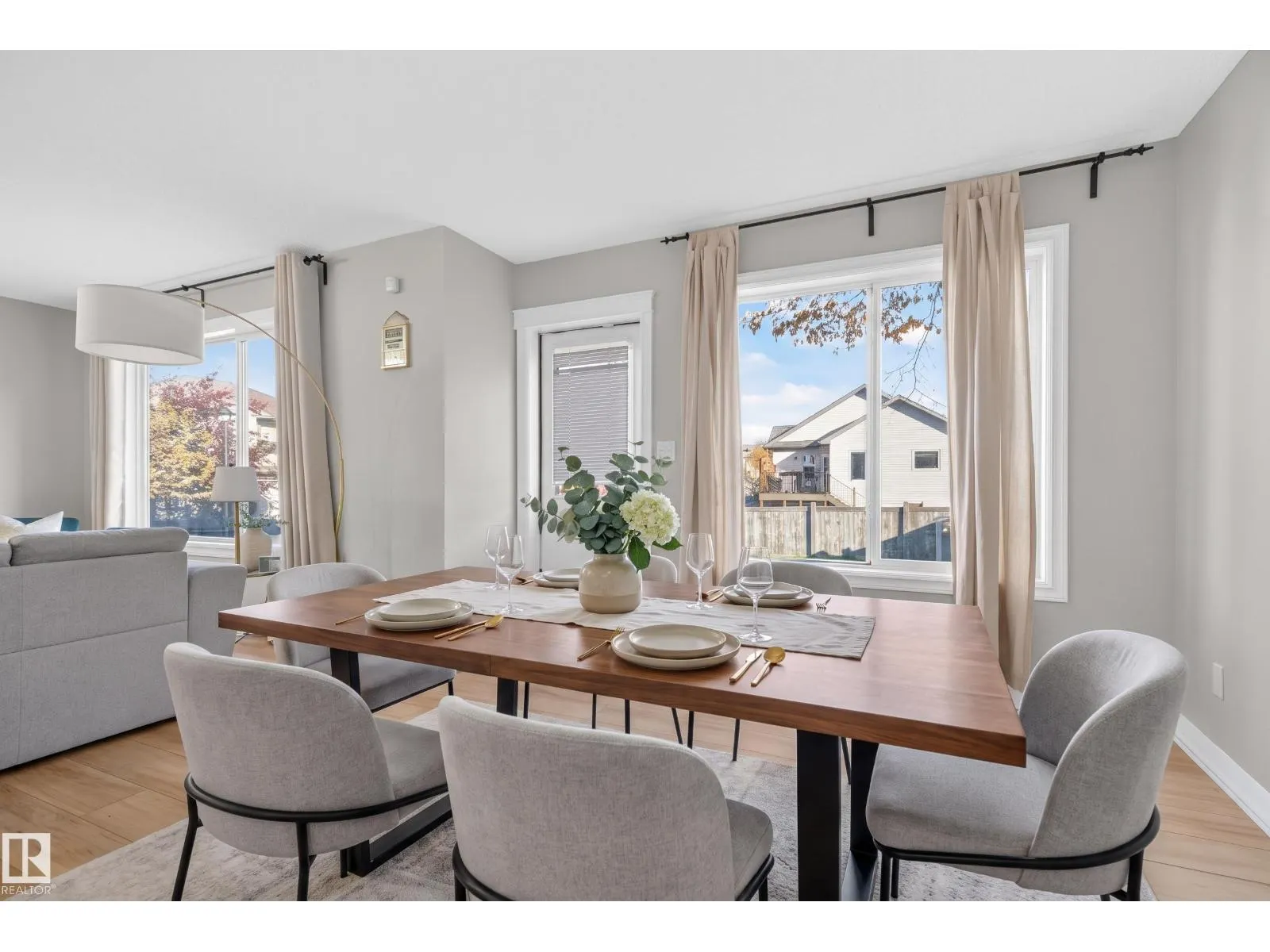 1304 BARNES CL SW