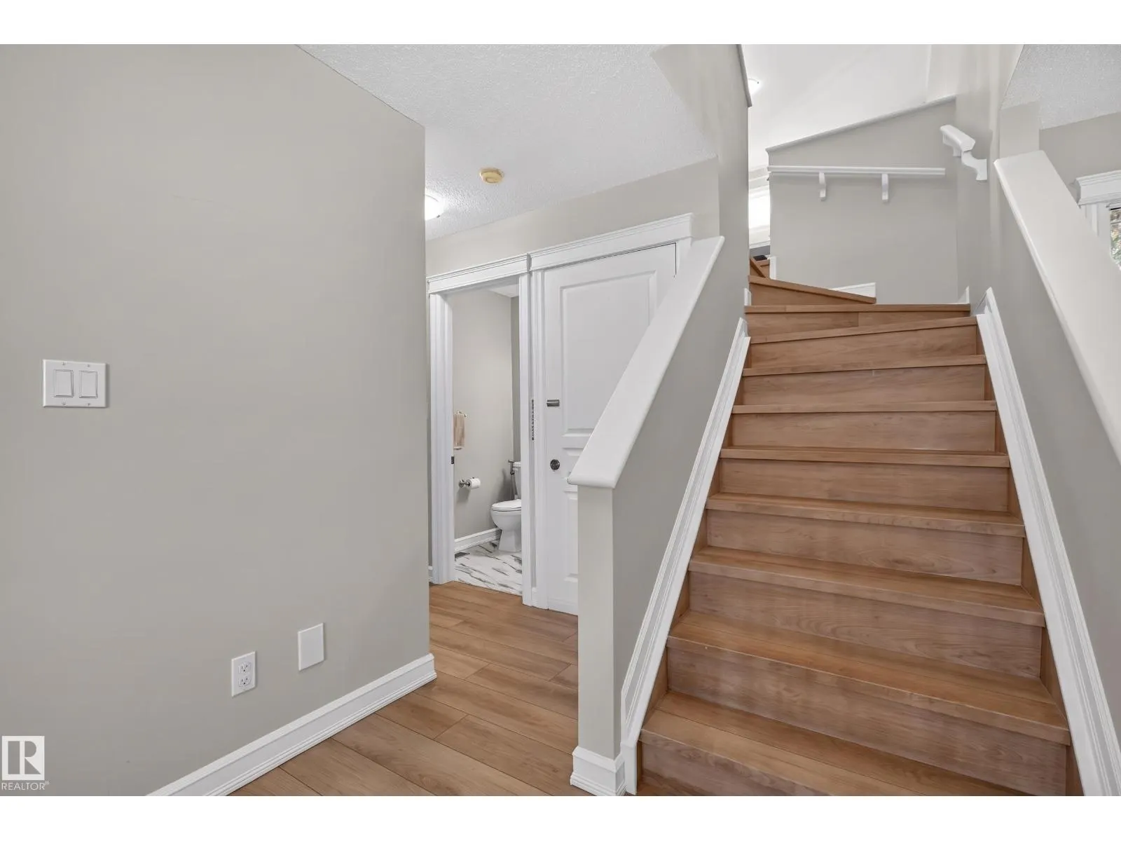 1304 BARNES CL SW