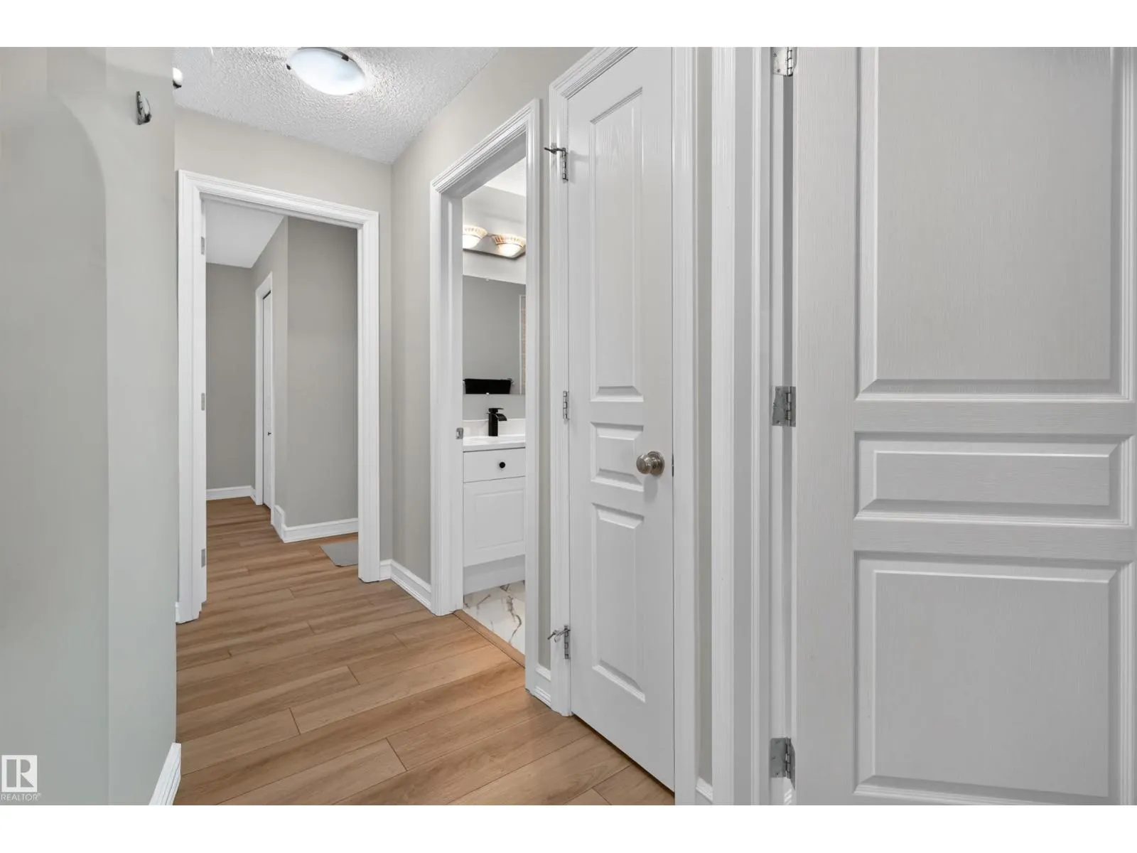 1304 BARNES CL SW