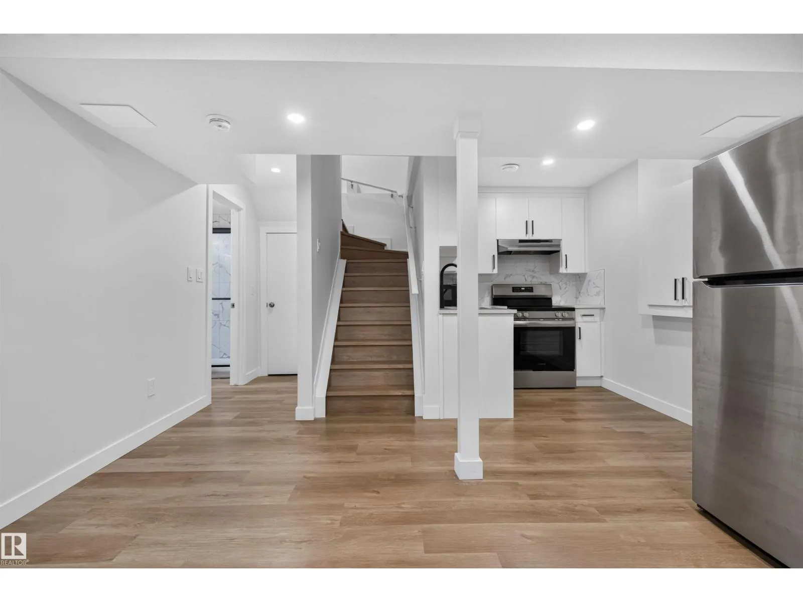 1304 BARNES CL SW