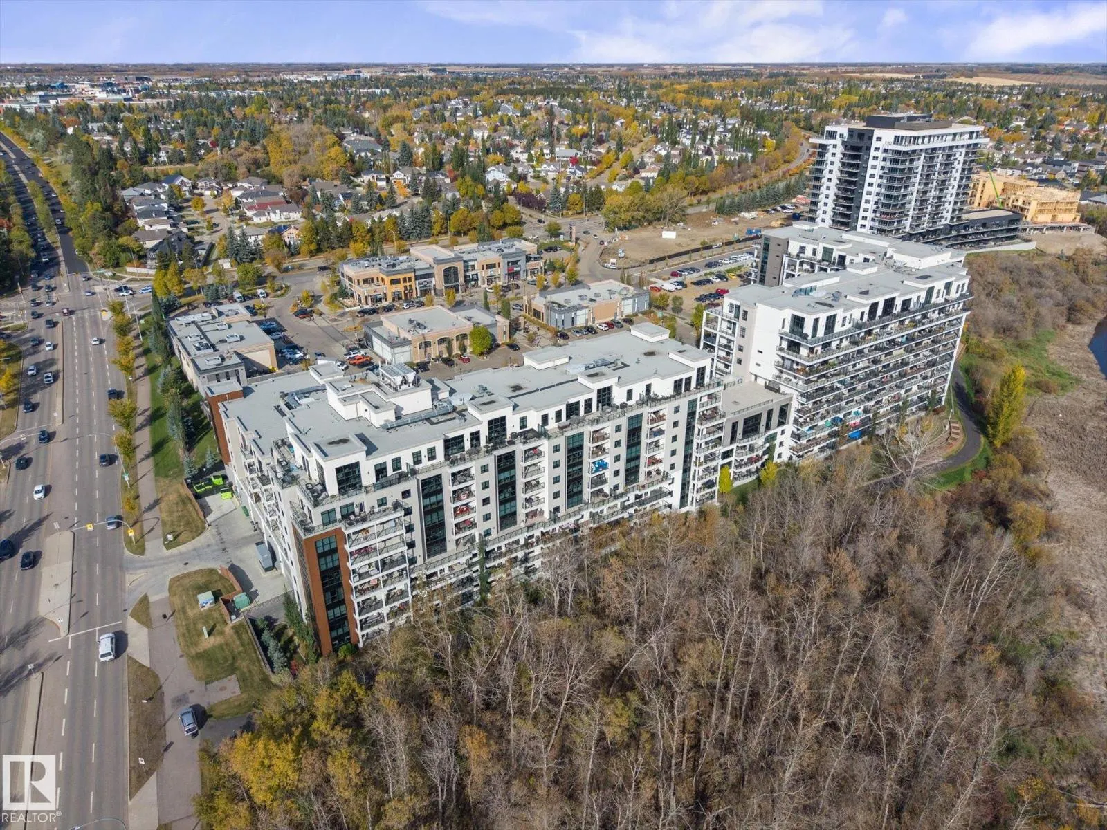 #416 200 BELLEROSE DR