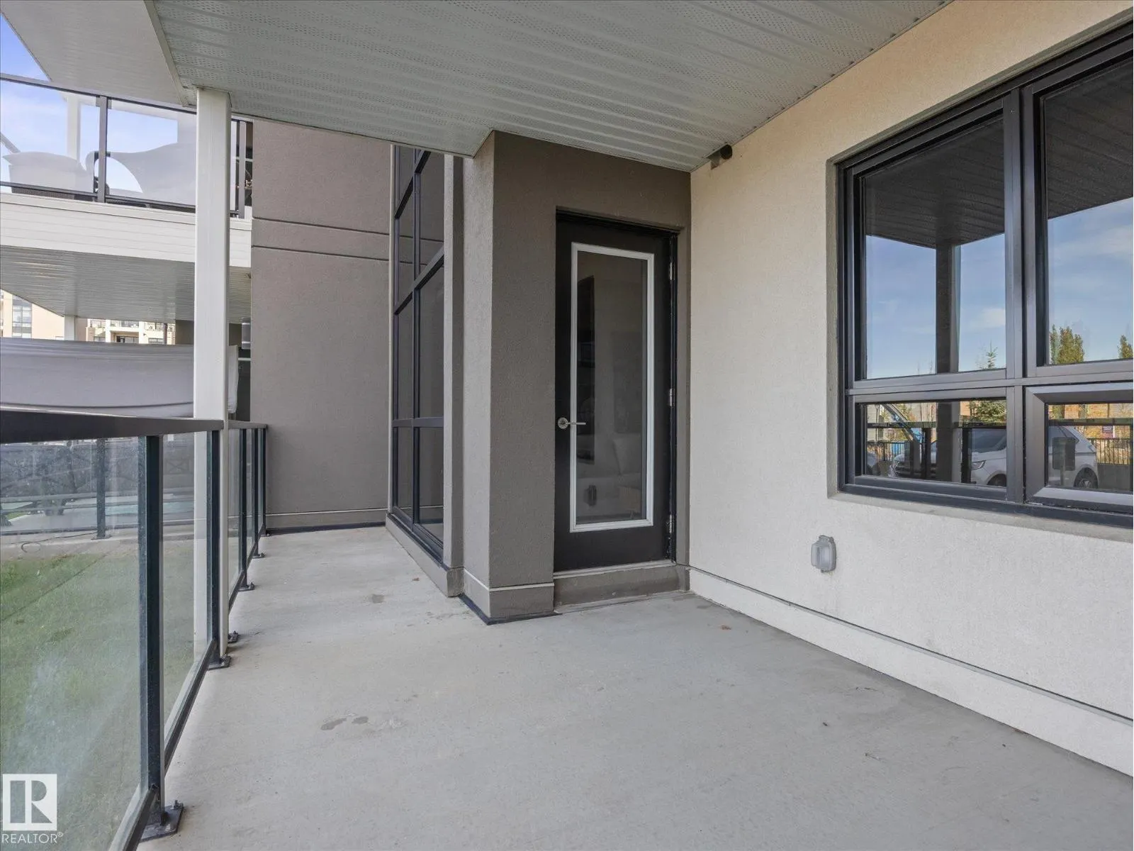 #416 200 BELLEROSE DR