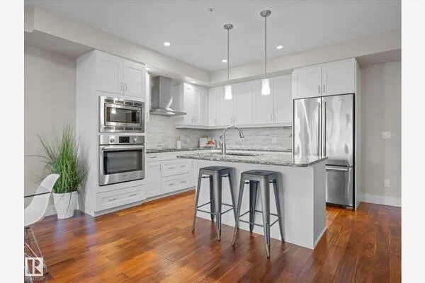 #416 200 BELLEROSE DR