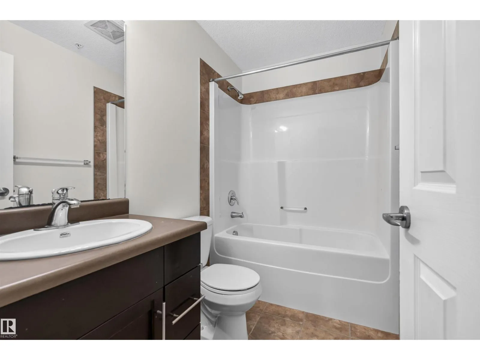 #116 2204 44 AV NW