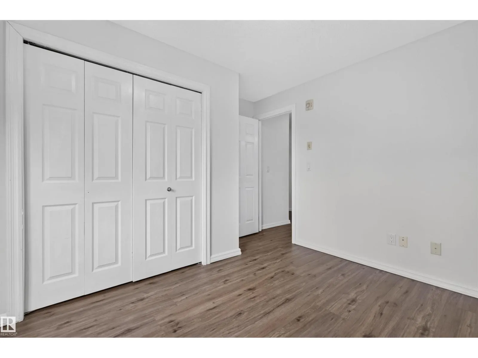#116 2204 44 AV NW