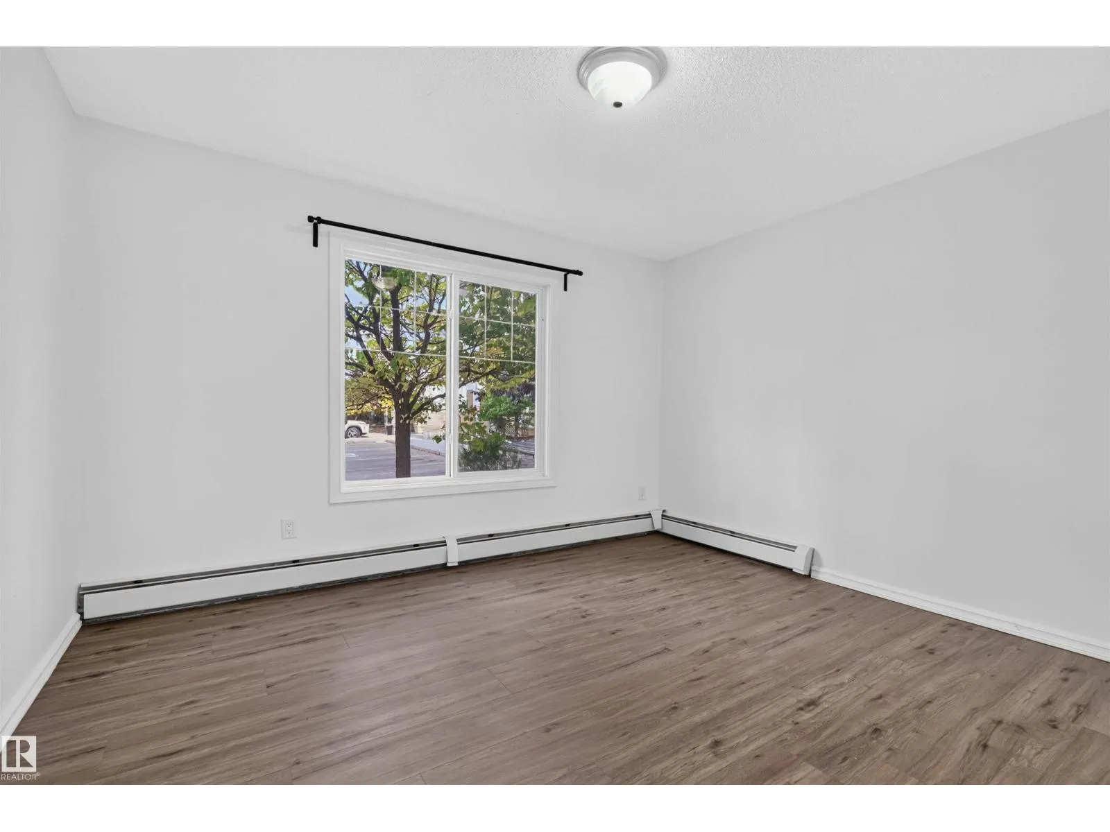 #116 2204 44 AV NW