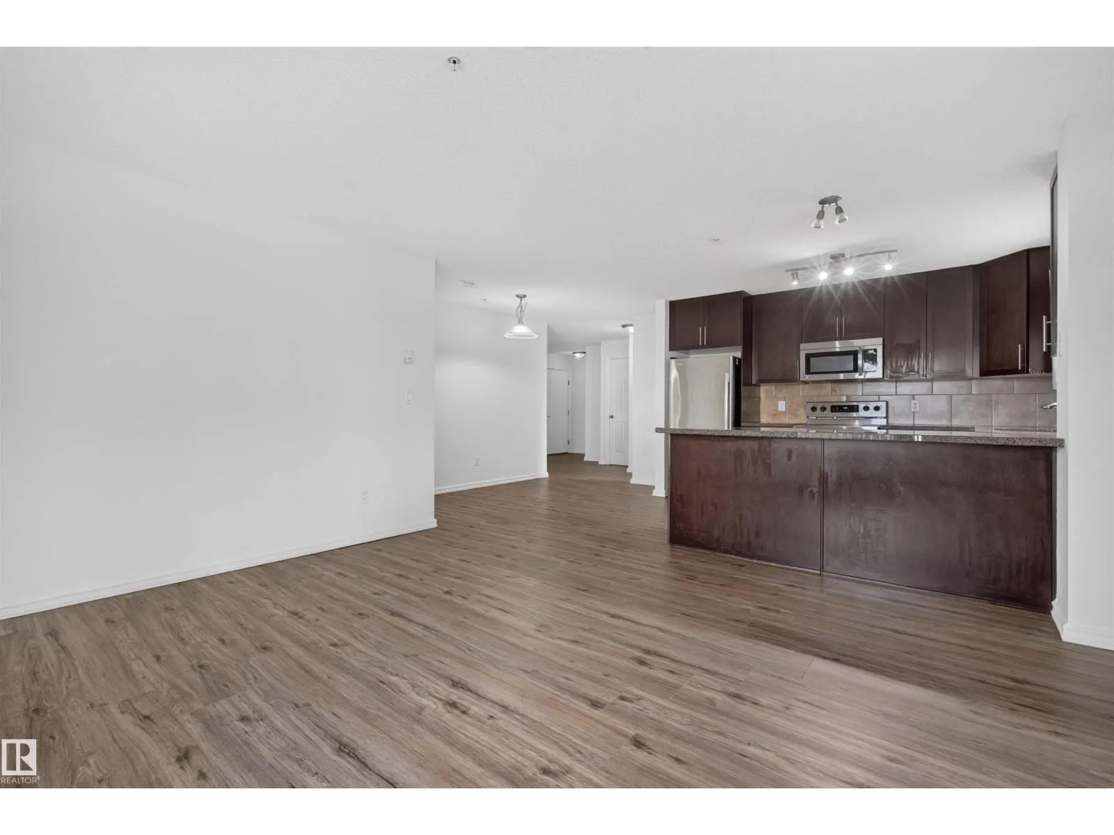 #116 2204 44 AV NW