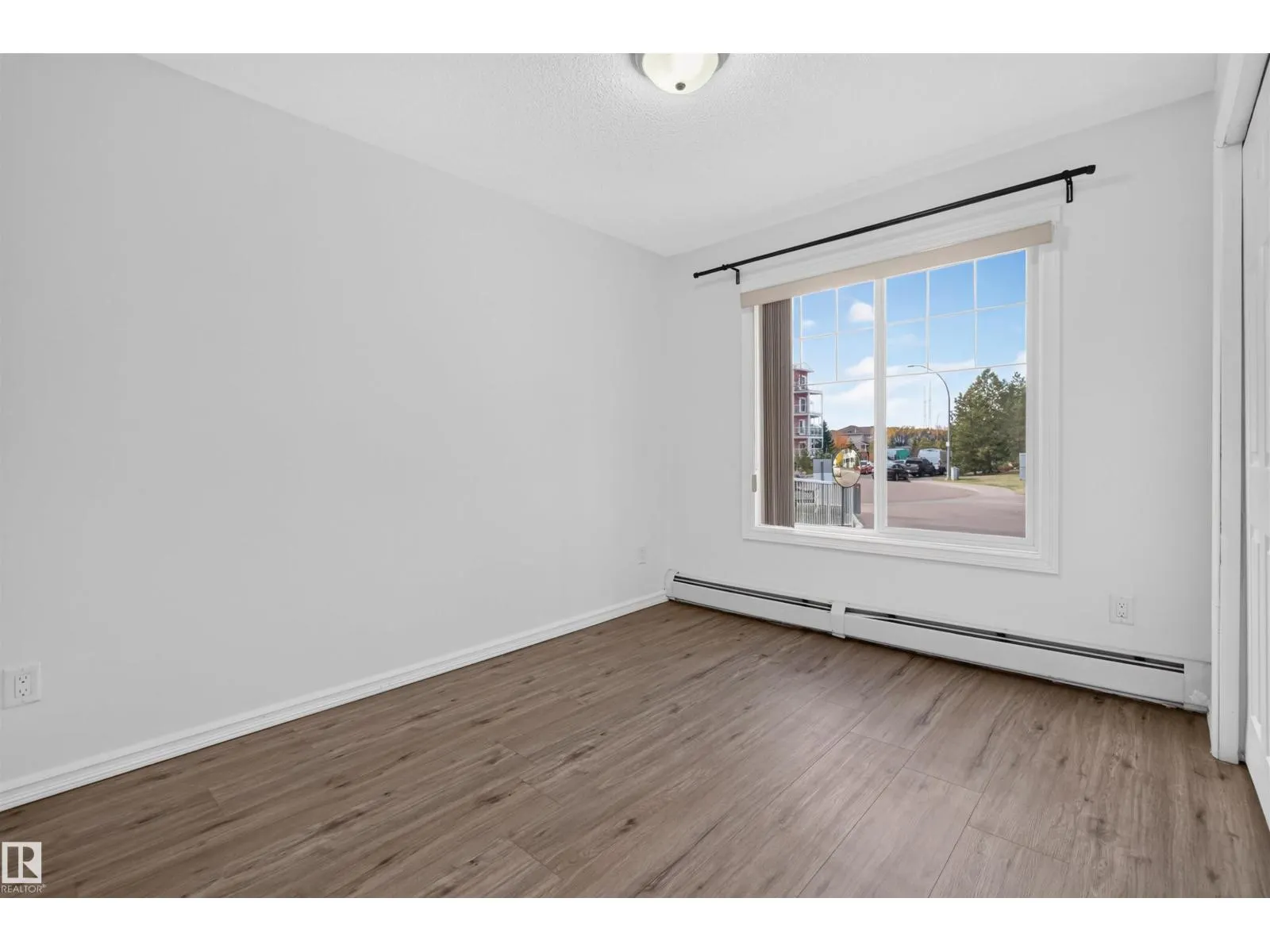 #116 2204 44 AV NW