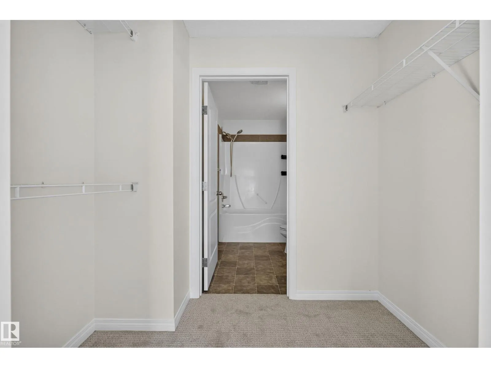 #2212 320 CLAREVIEW STATION DR NW