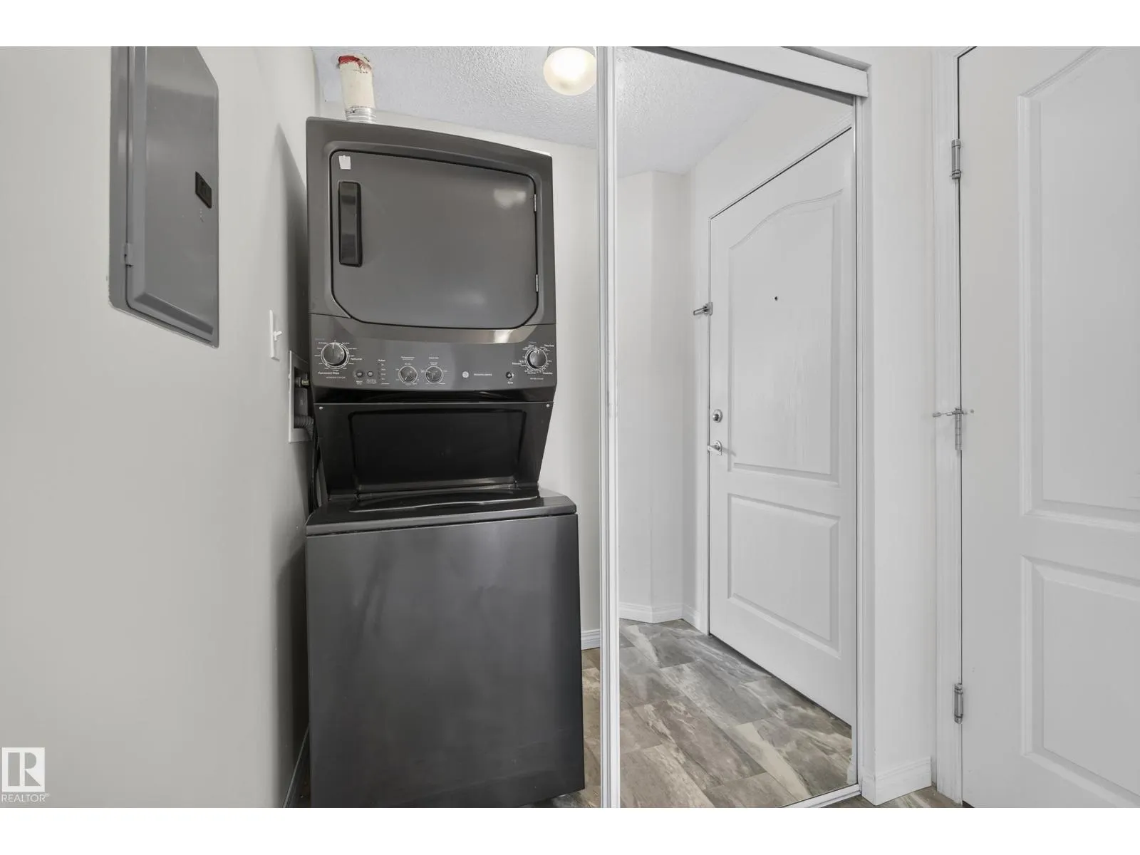 #2212 320 CLAREVIEW STATION DR NW