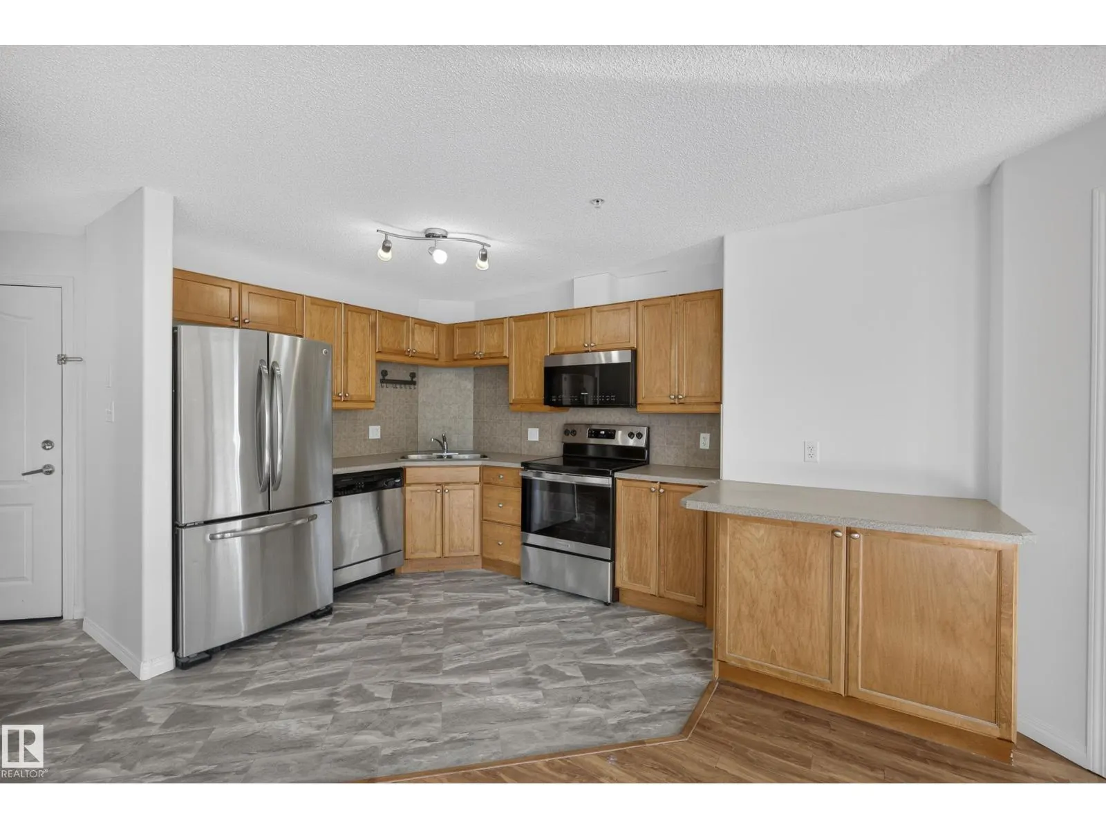 #2212 320 CLAREVIEW STATION DR NW