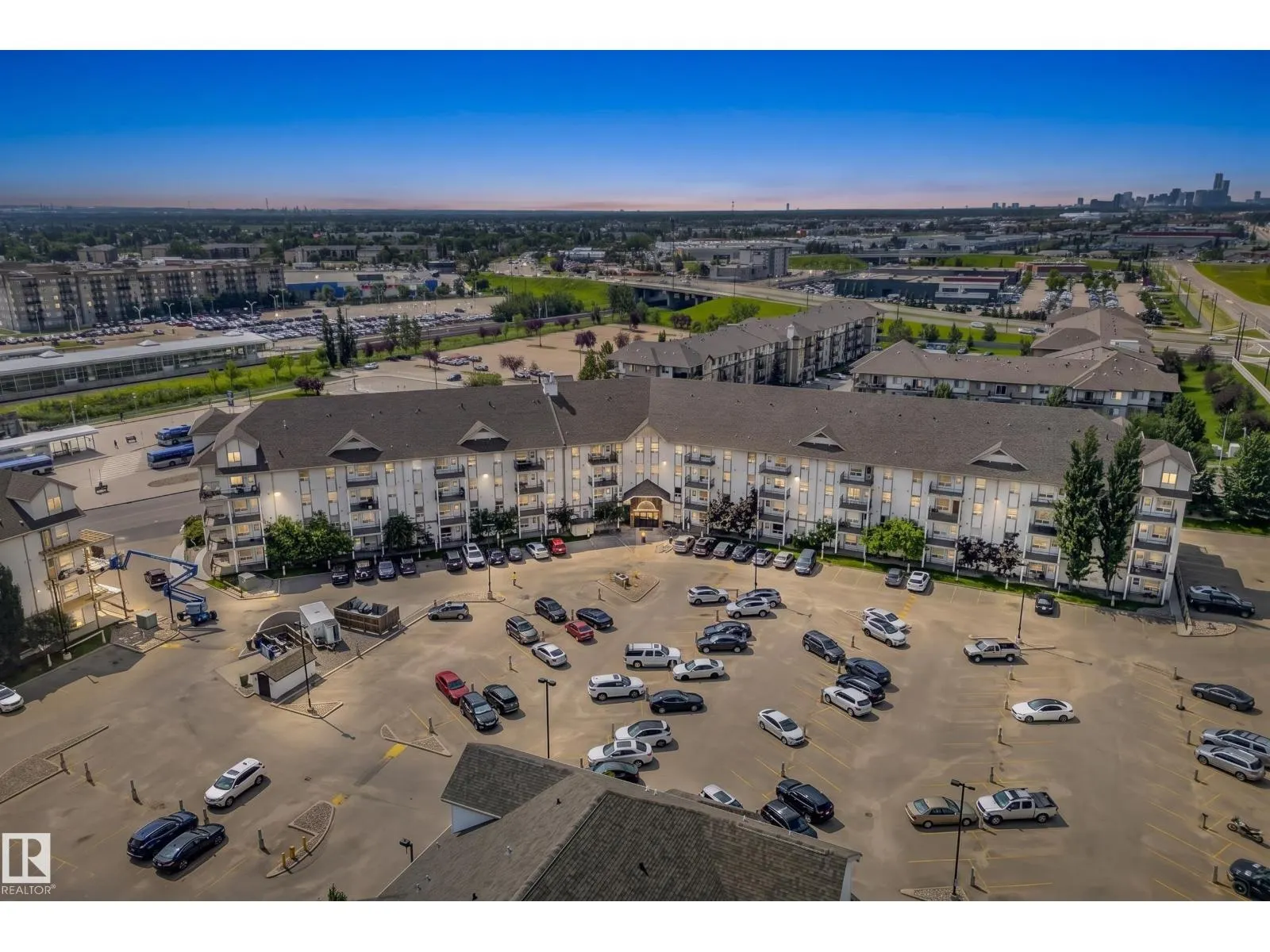 #2212 320 CLAREVIEW STATION DR NW
