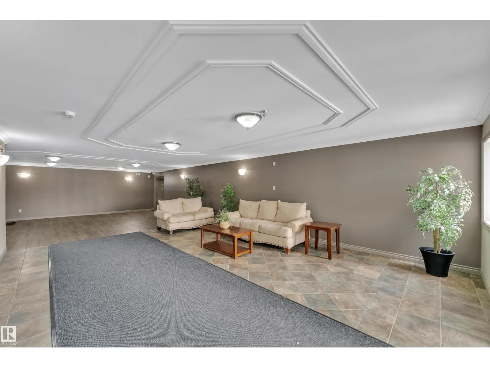 #306 905 BLACKLOCK WY SW