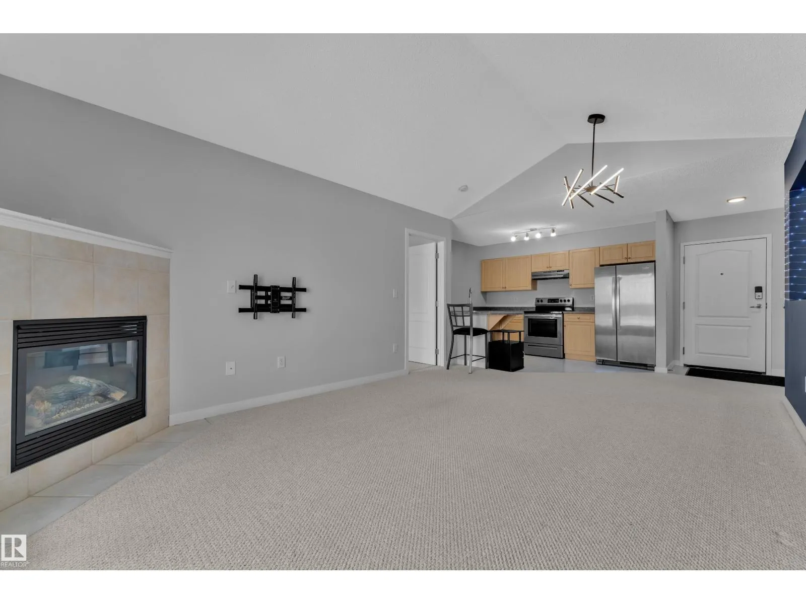 #306 905 BLACKLOCK WY SW
