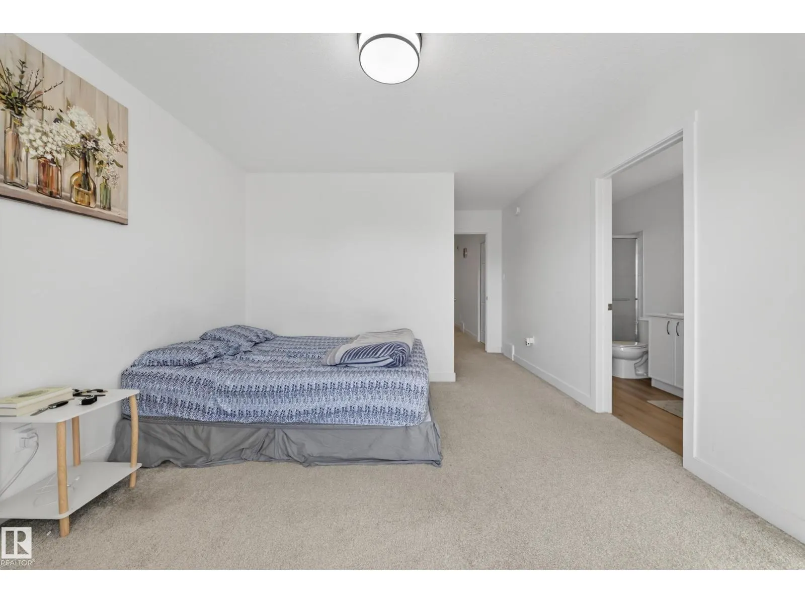 1684 12 ST NW