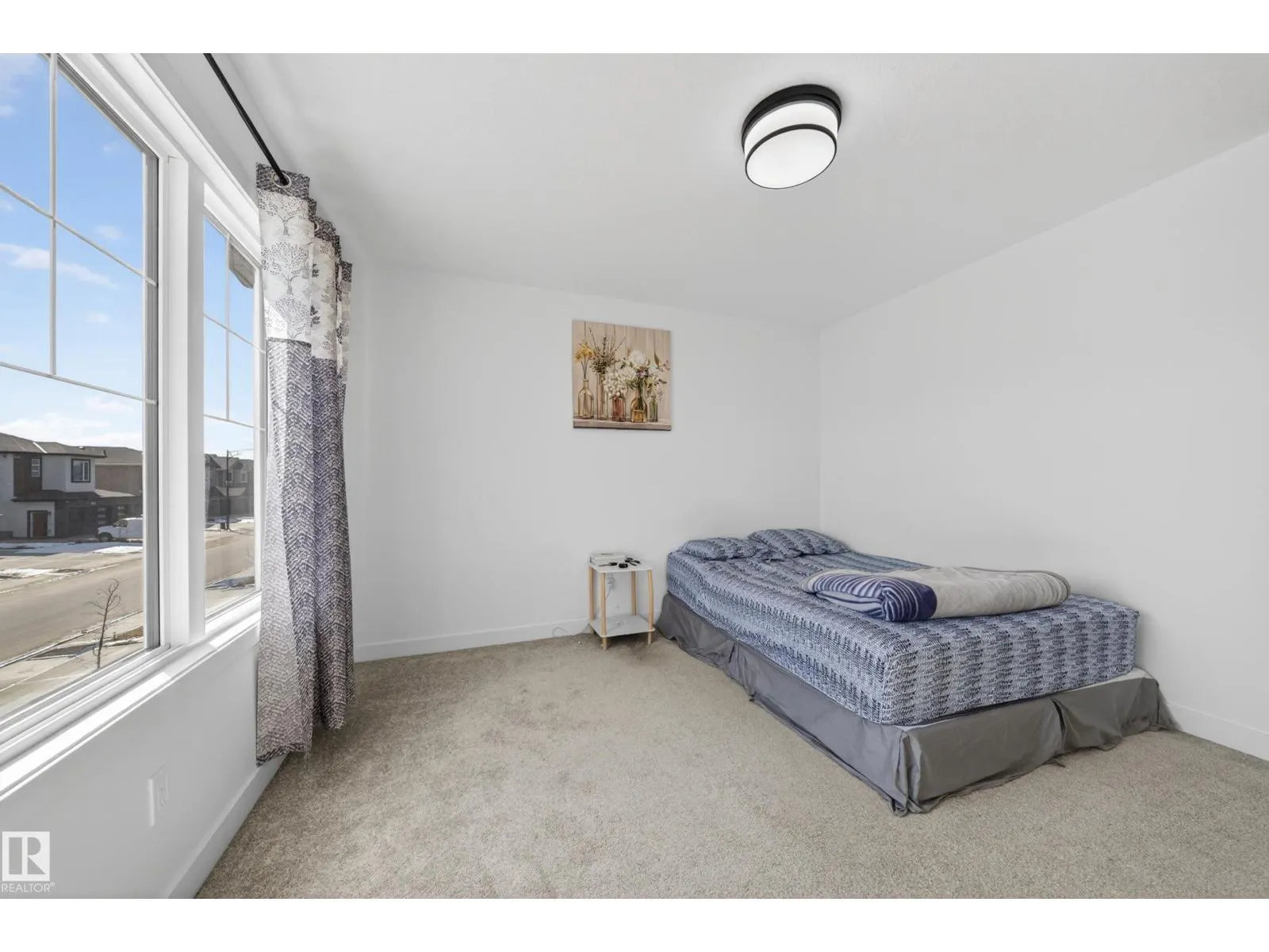 1684 12 ST NW