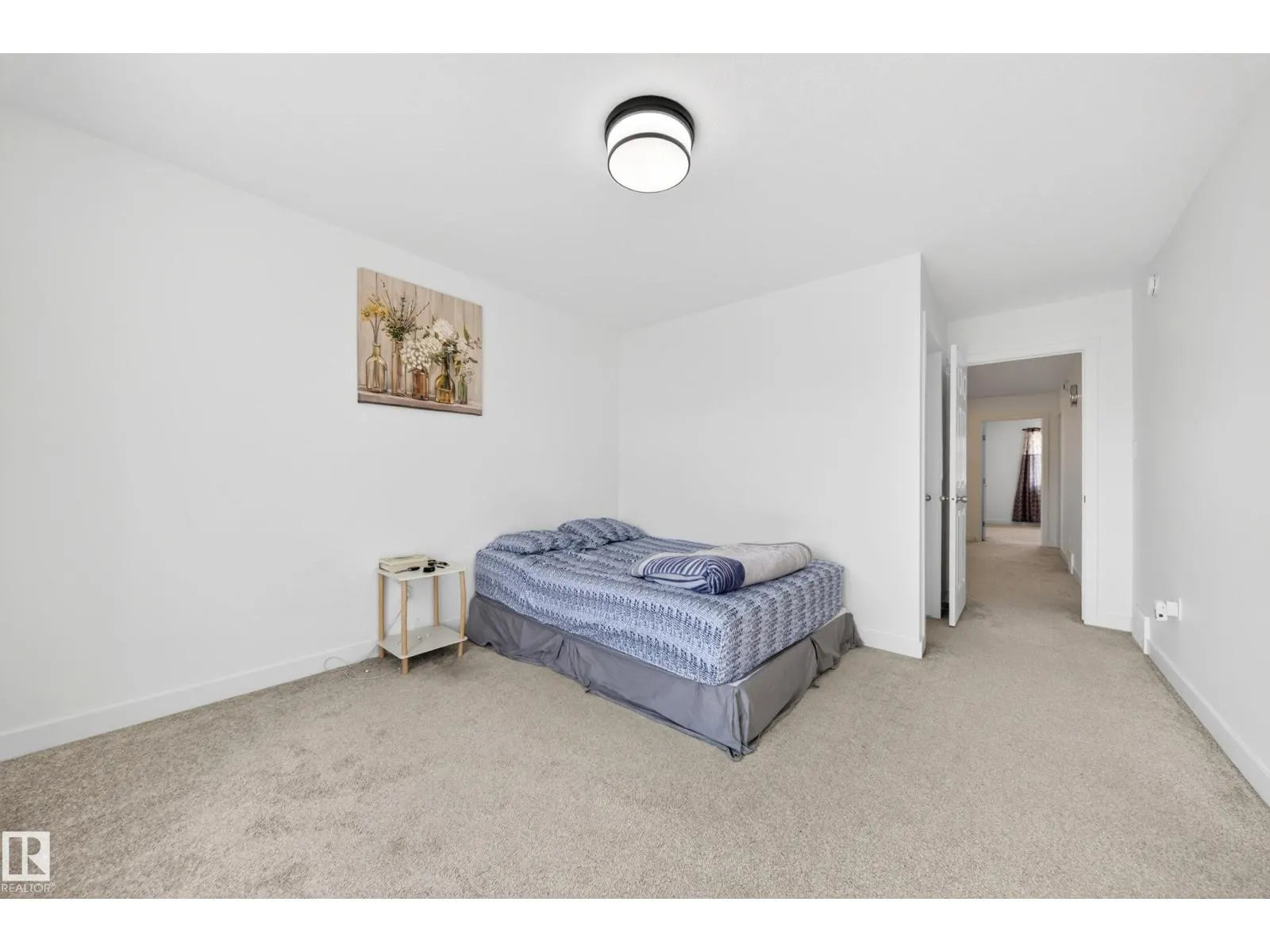 1684 12 ST NW