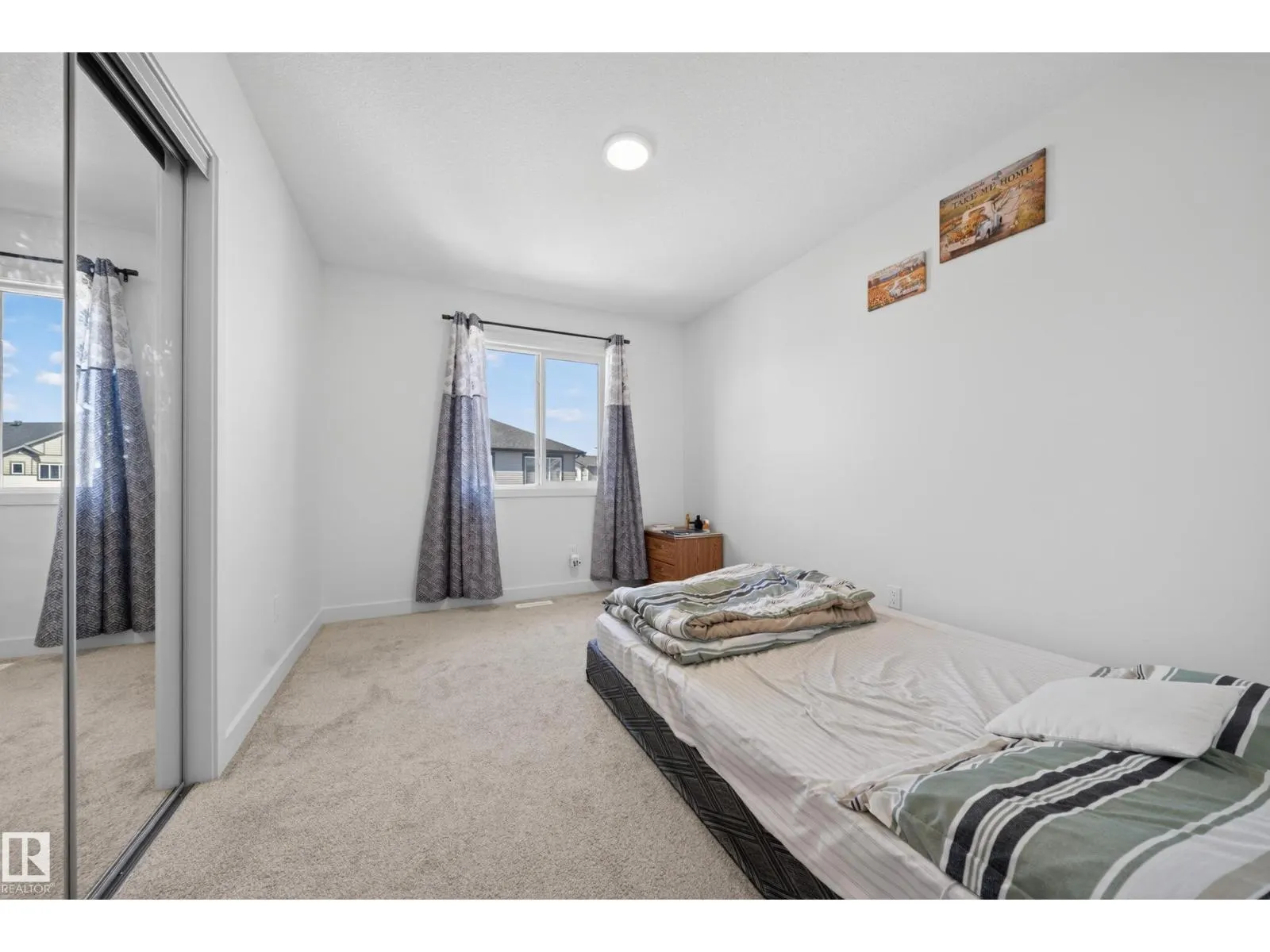 1684 12 ST NW