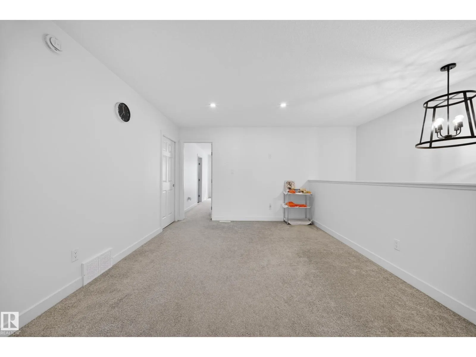 1684 12 ST NW