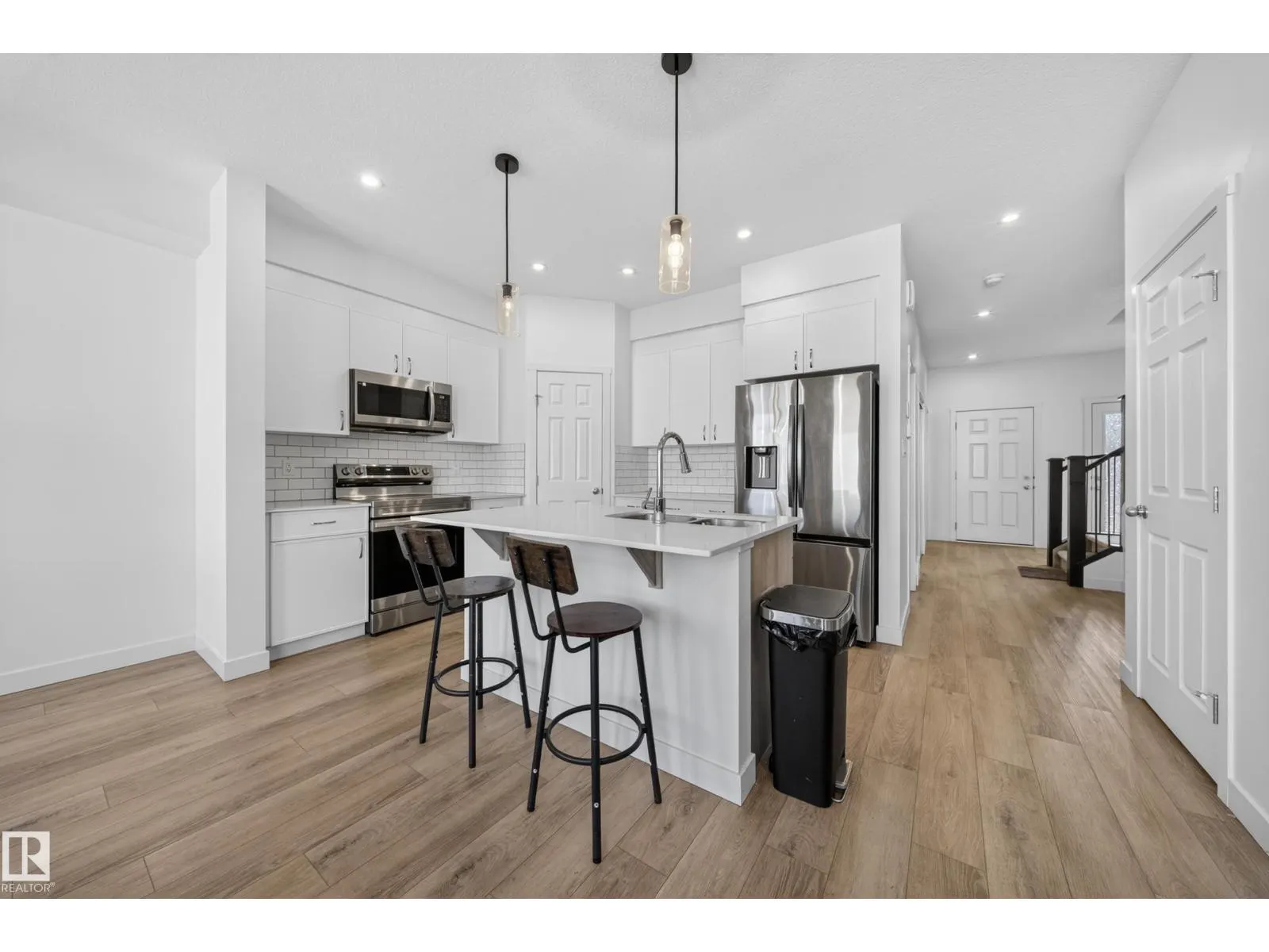 1684 12 ST NW