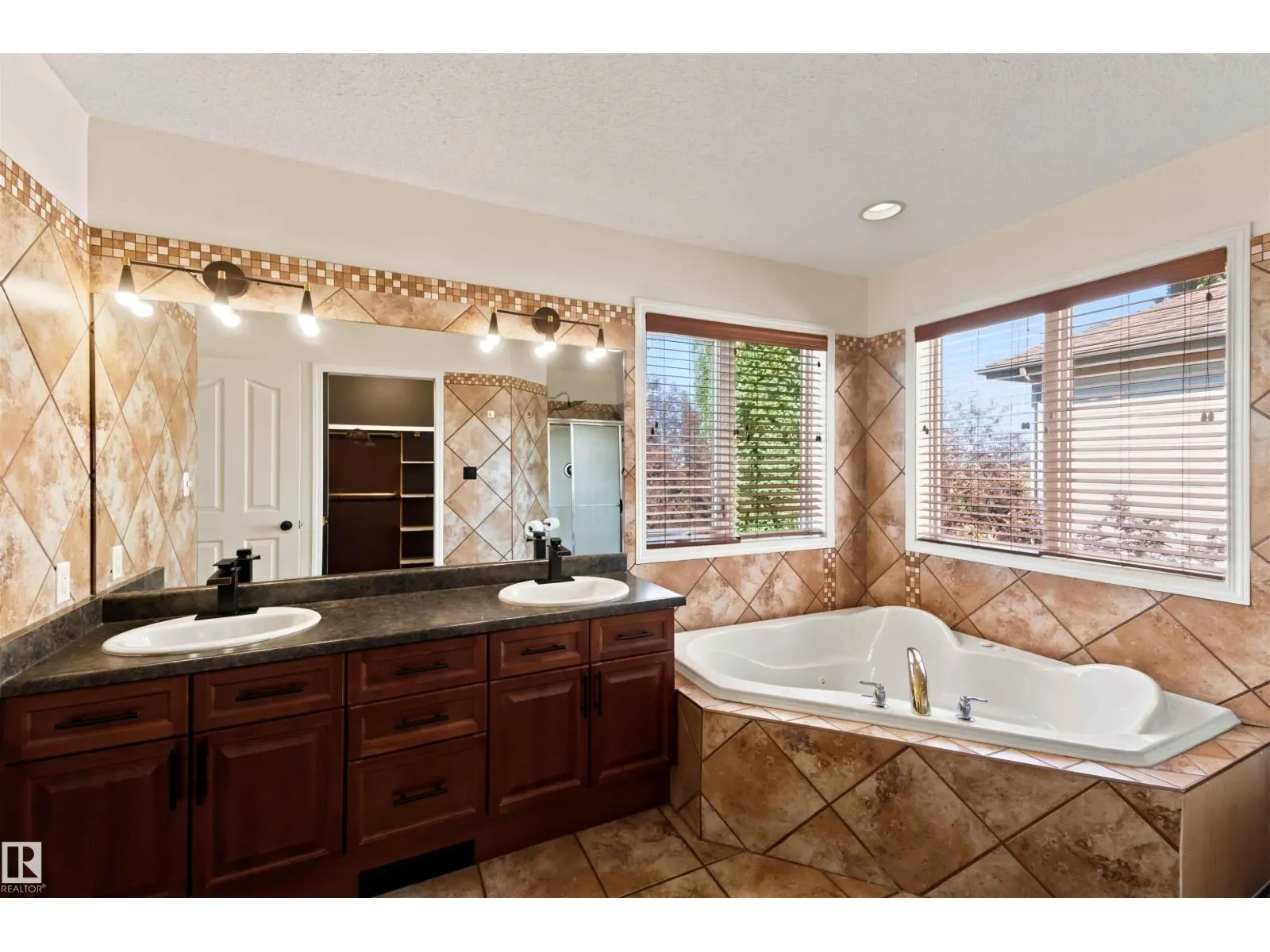 34 NORRIS CR