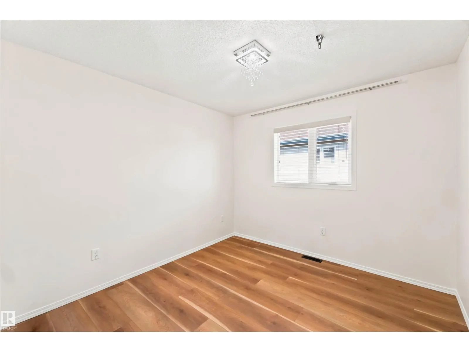 34 NORRIS CR