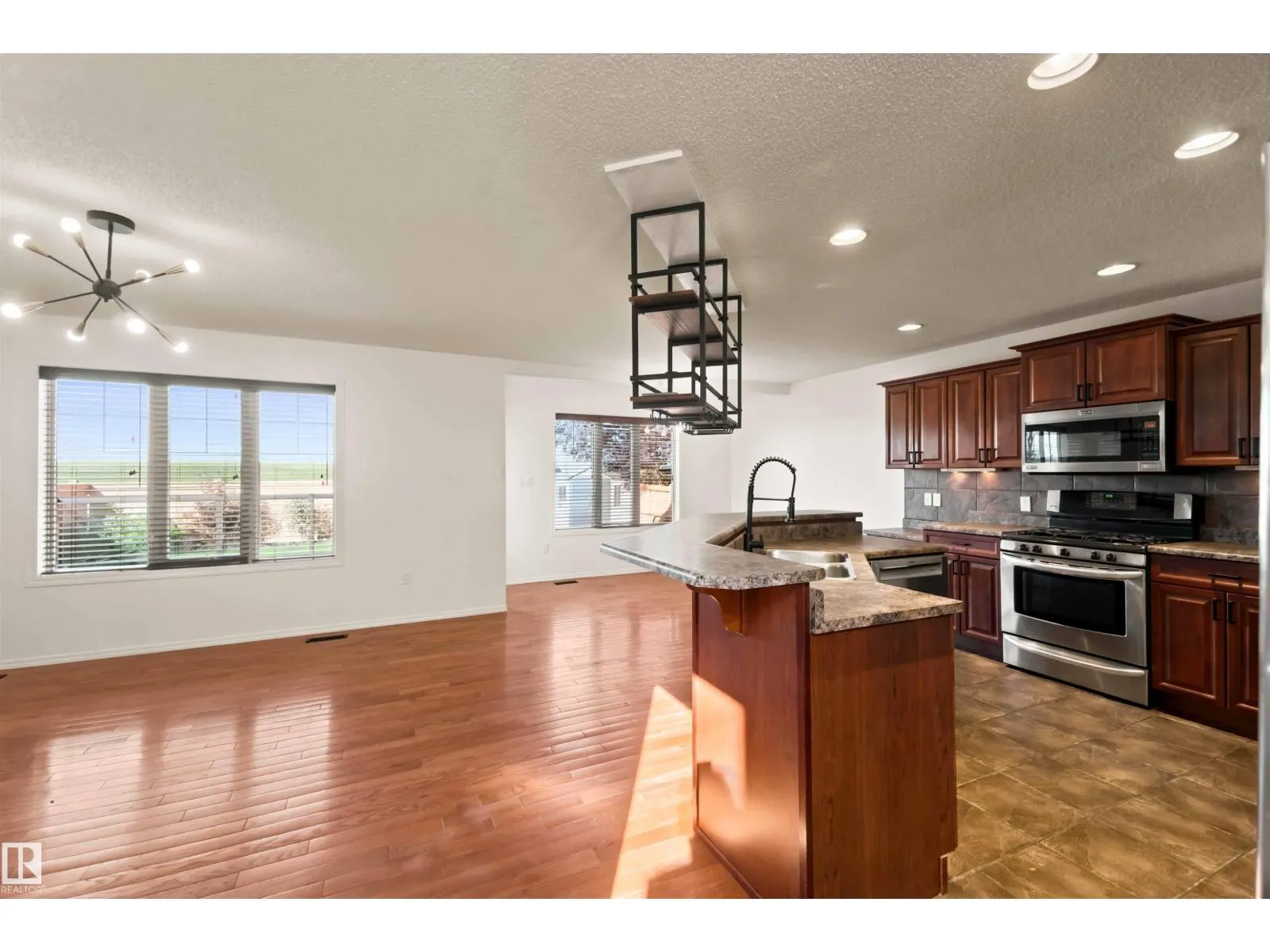 34 NORRIS CR