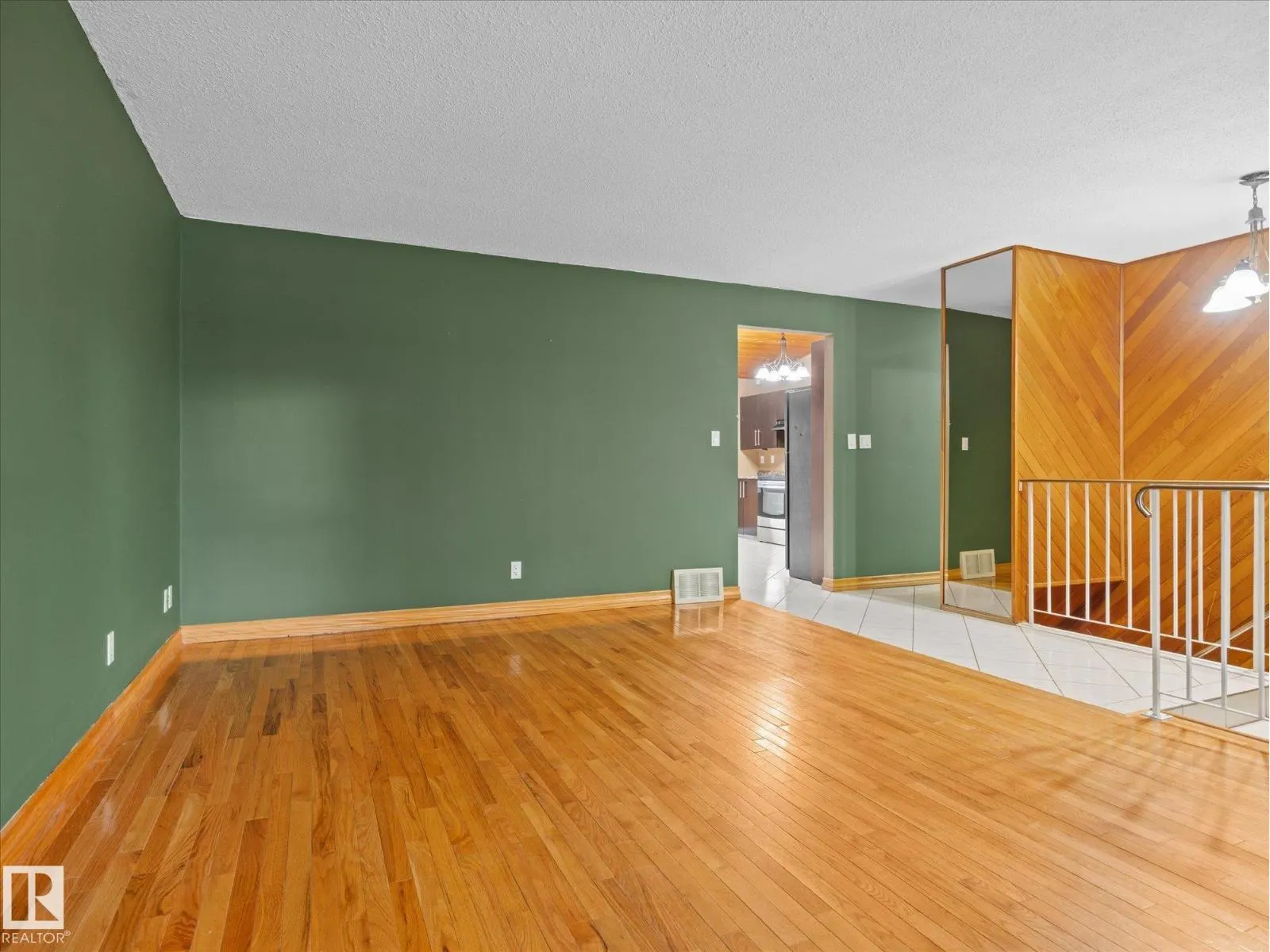13844 30 ST NW