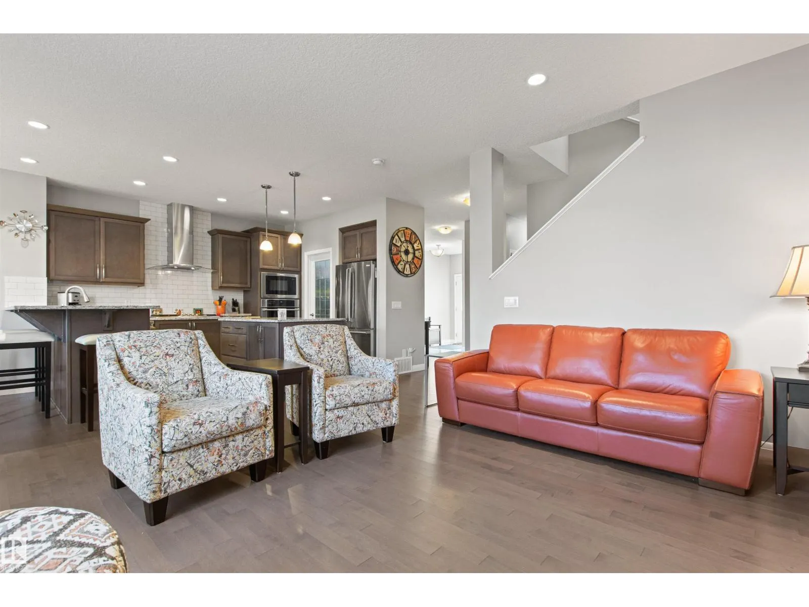 6124 175 AV NW