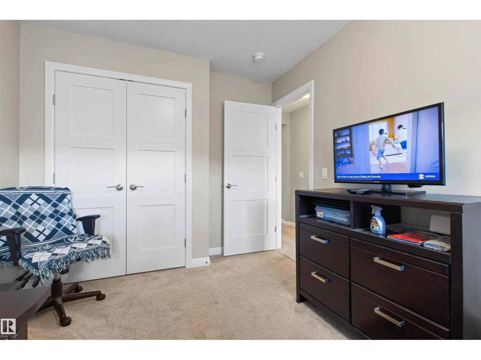 6124 175 AV NW