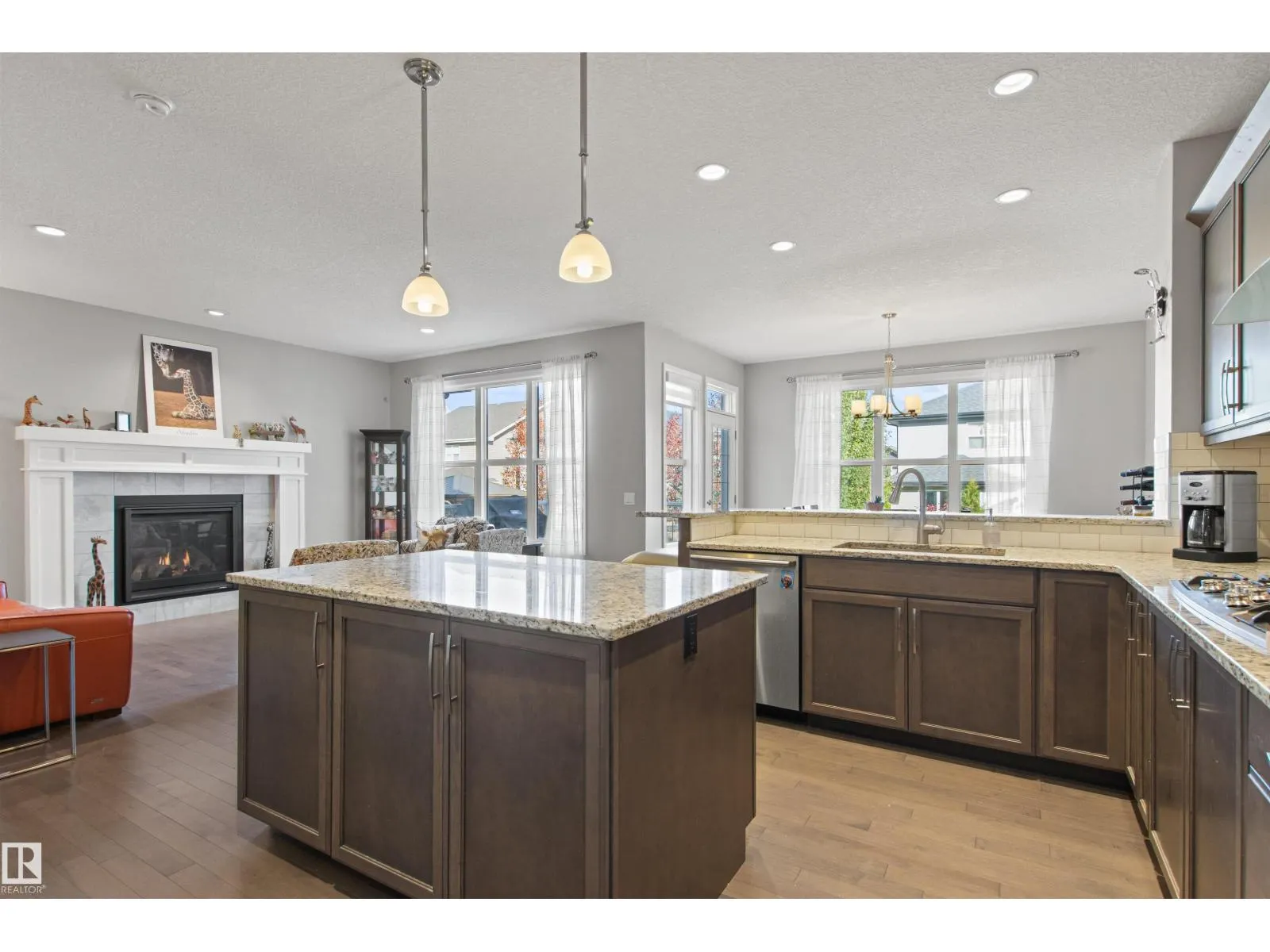 6124 175 AV NW