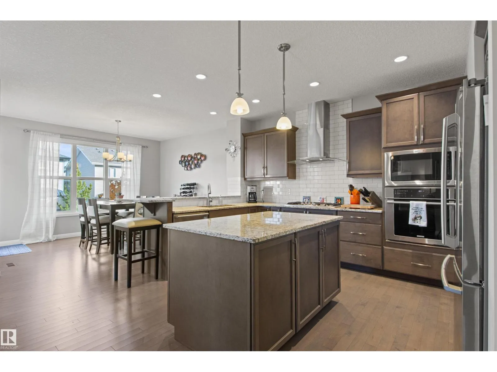 6124 175 AV NW