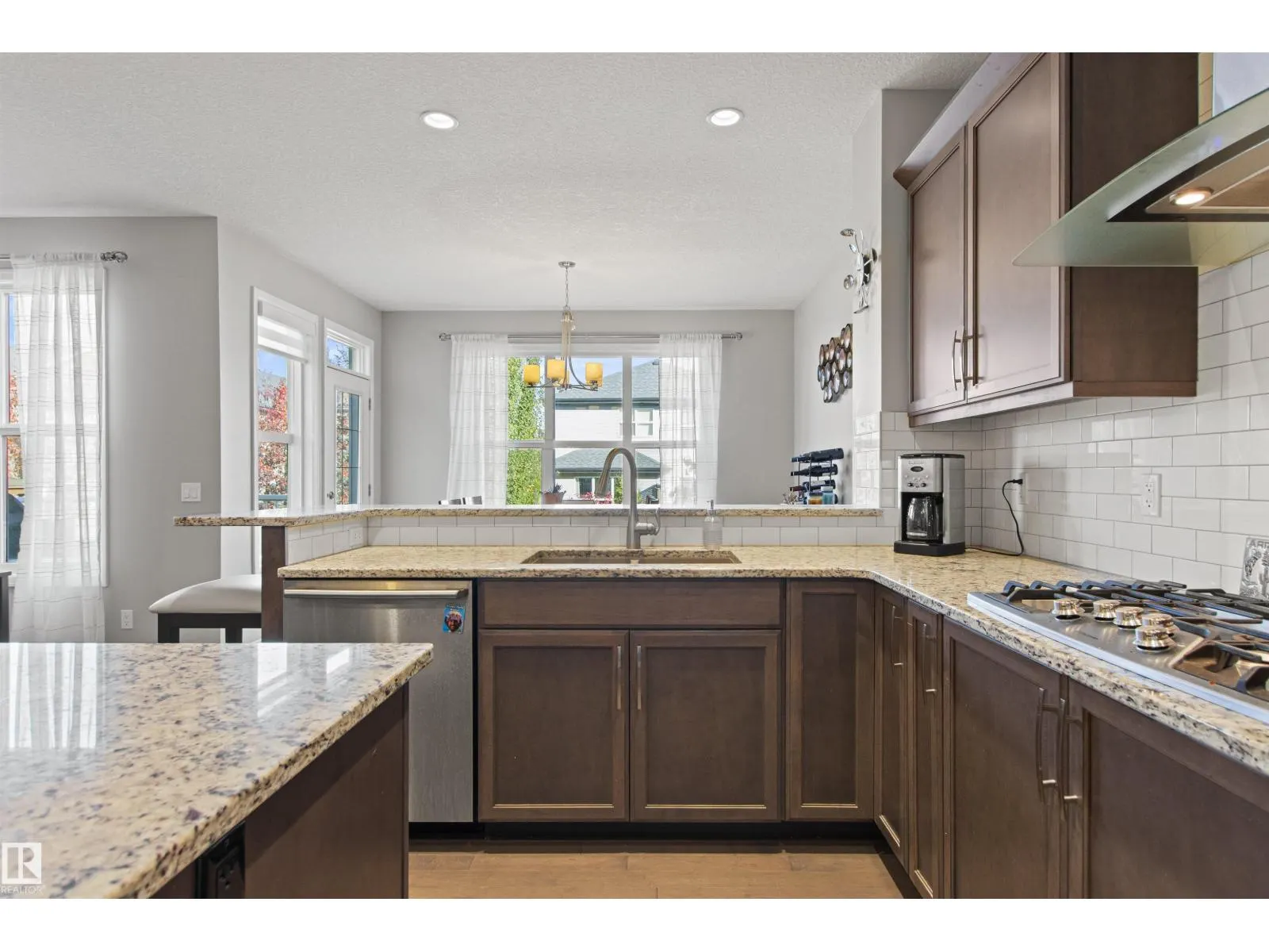 6124 175 AV NW