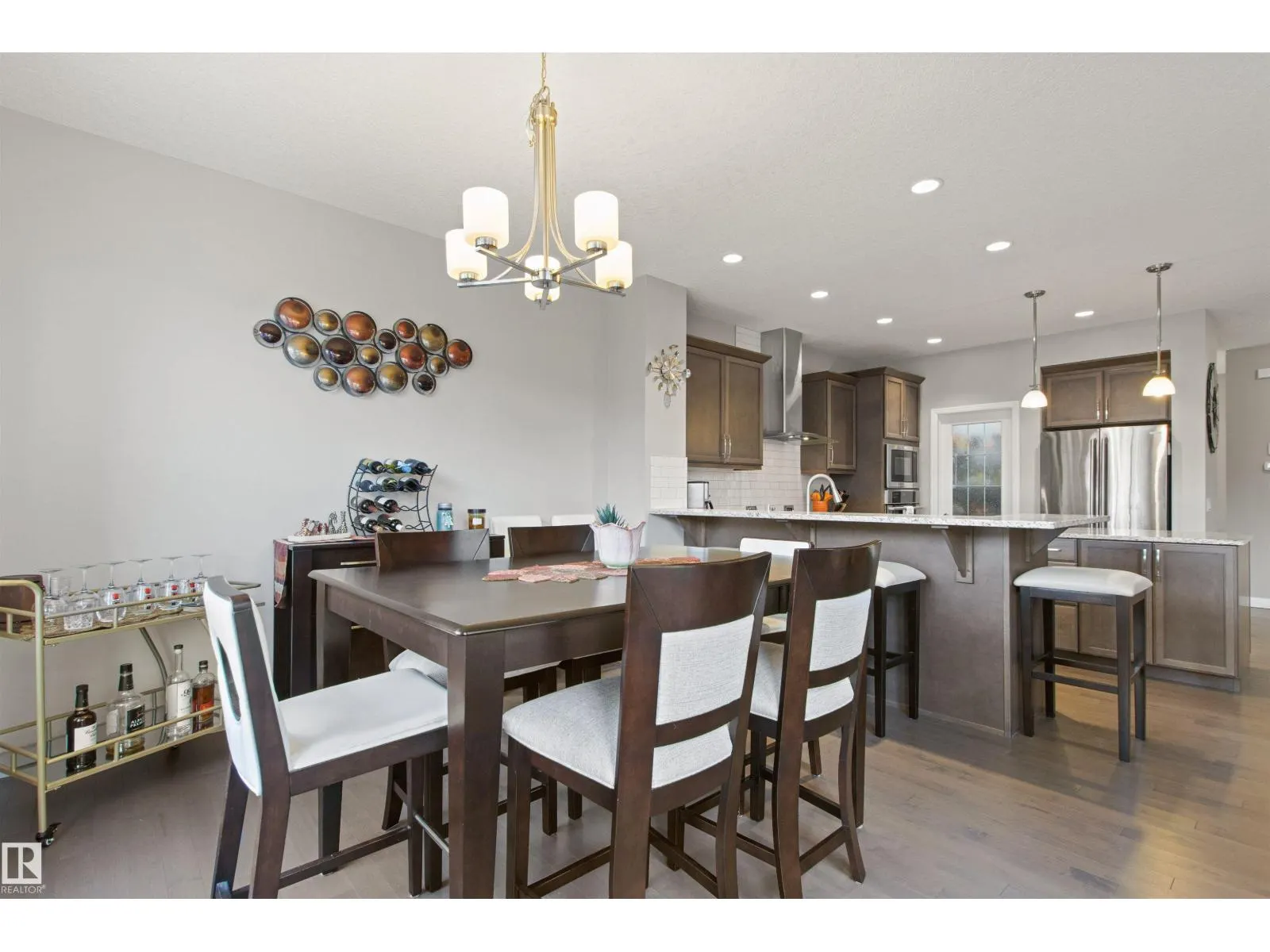 6124 175 AV NW