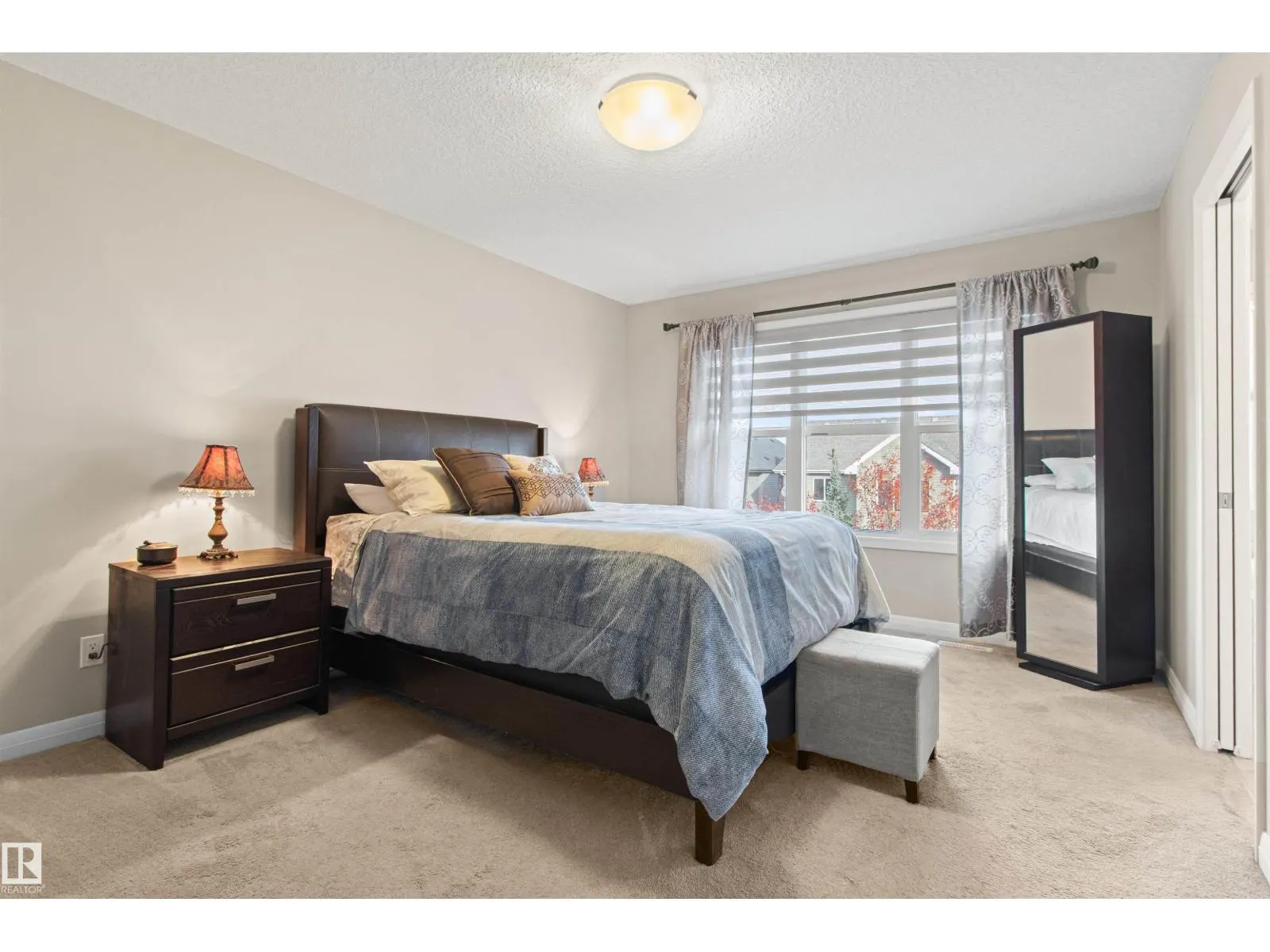 6124 175 AV NW
