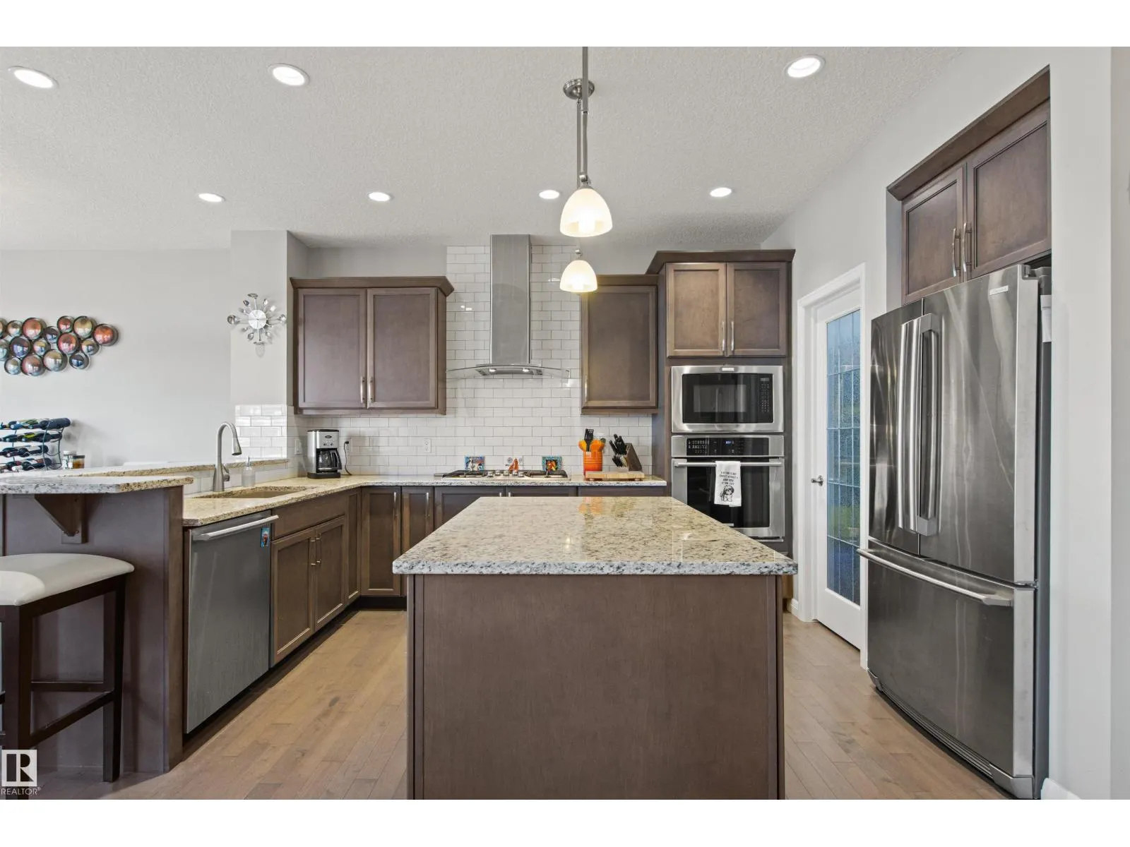 6124 175 AV NW