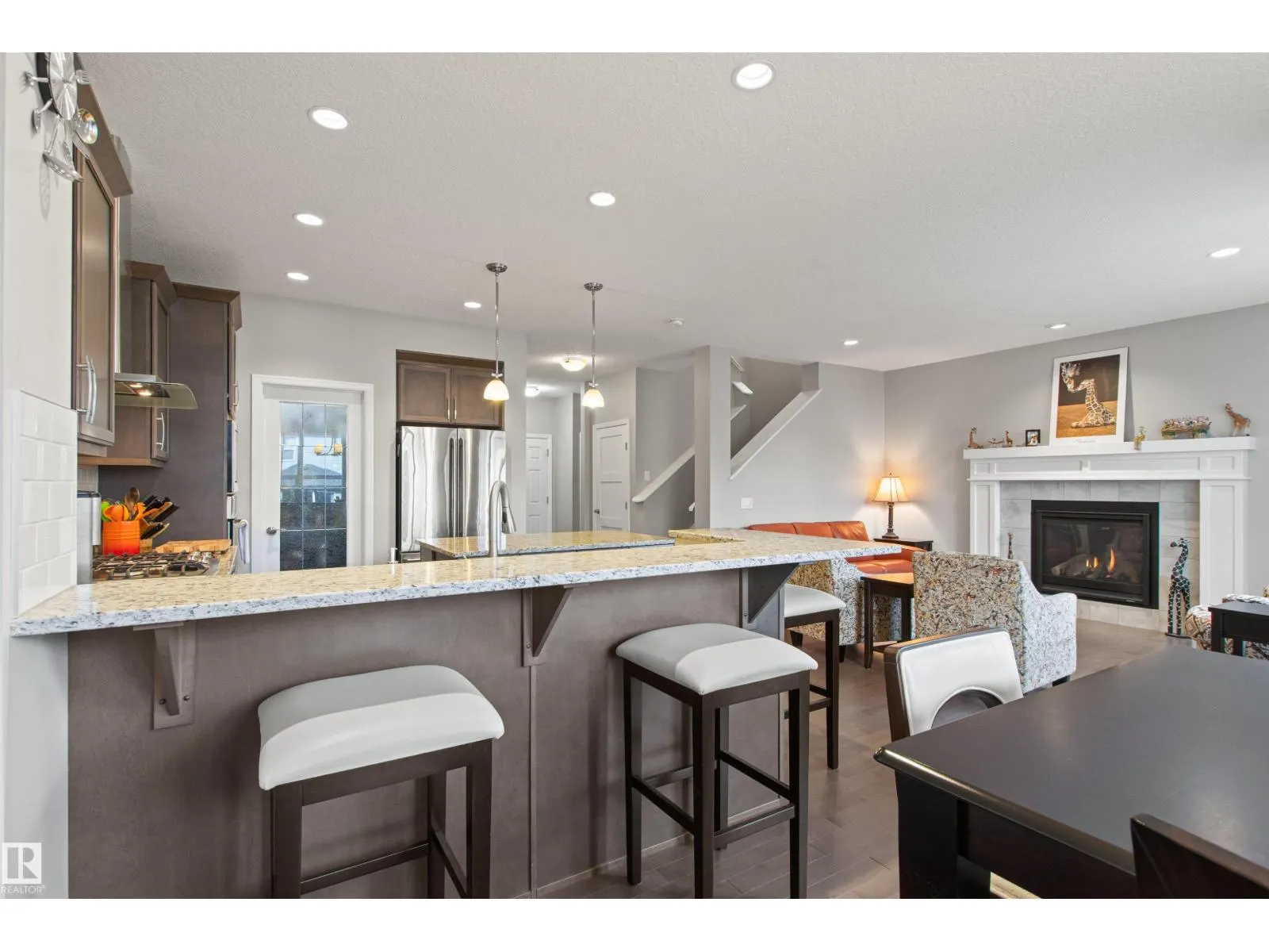 6124 175 AV NW