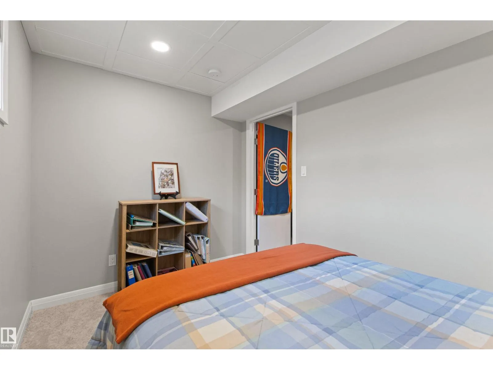 6124 175 AV NW