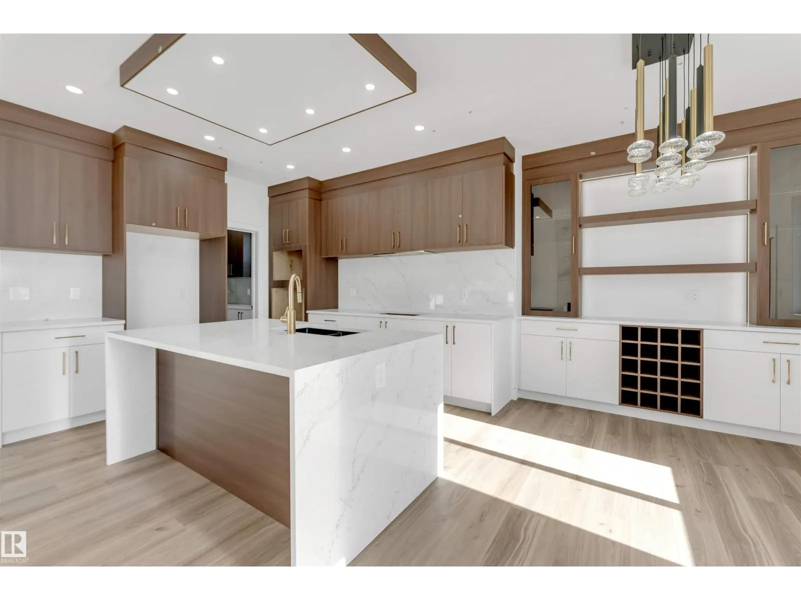 4707 17 AV SW SW