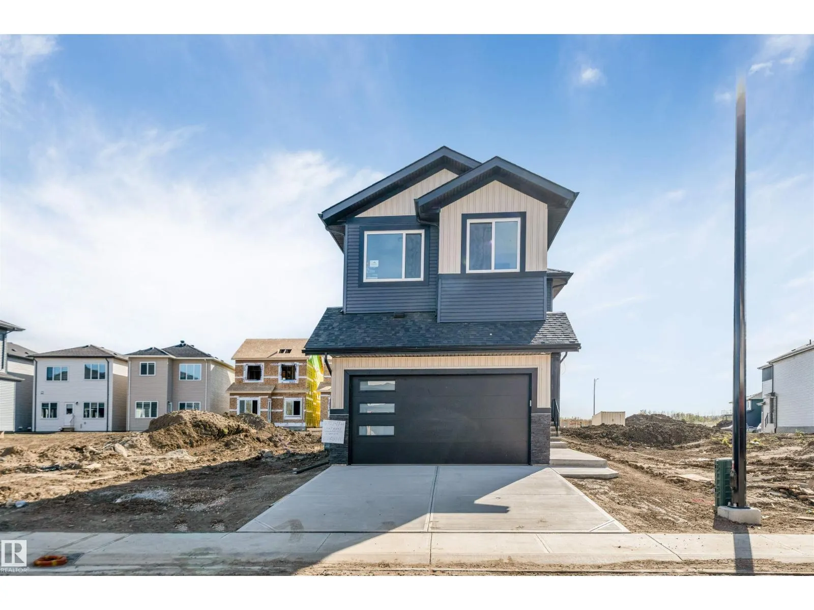 4707 17 AV SW SW