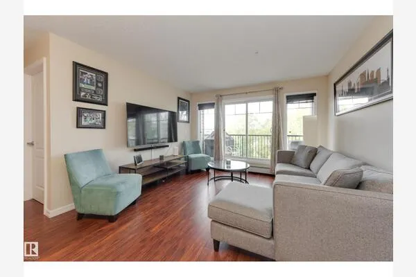 #210 271 CHARLOTTE WY
